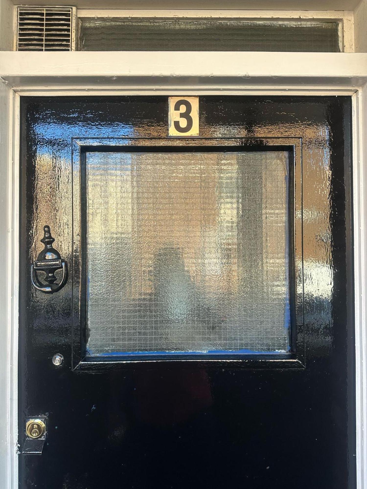 5 Minutes To Flat Apartment *