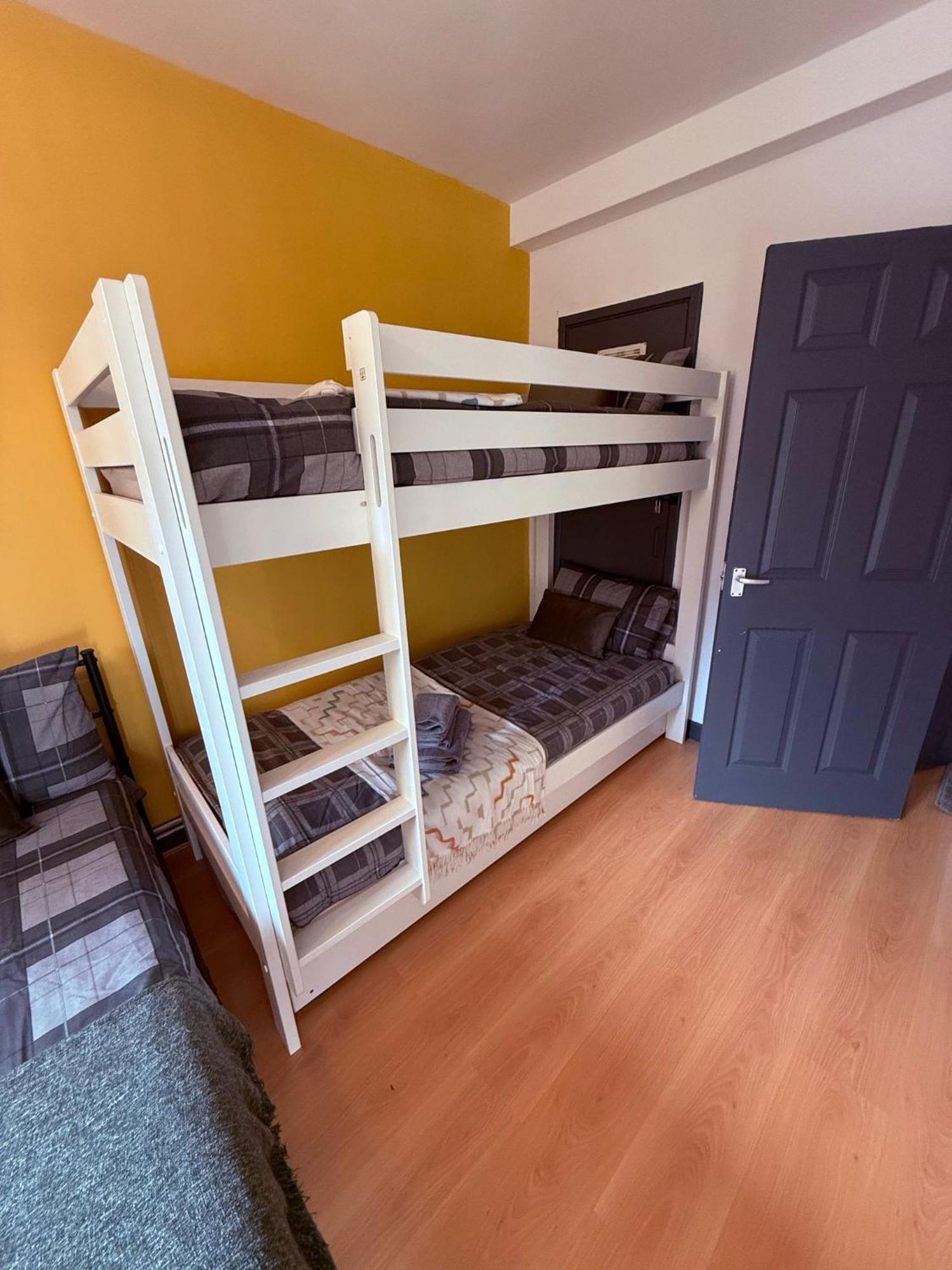 Apartment 5 Minutes To Flat London