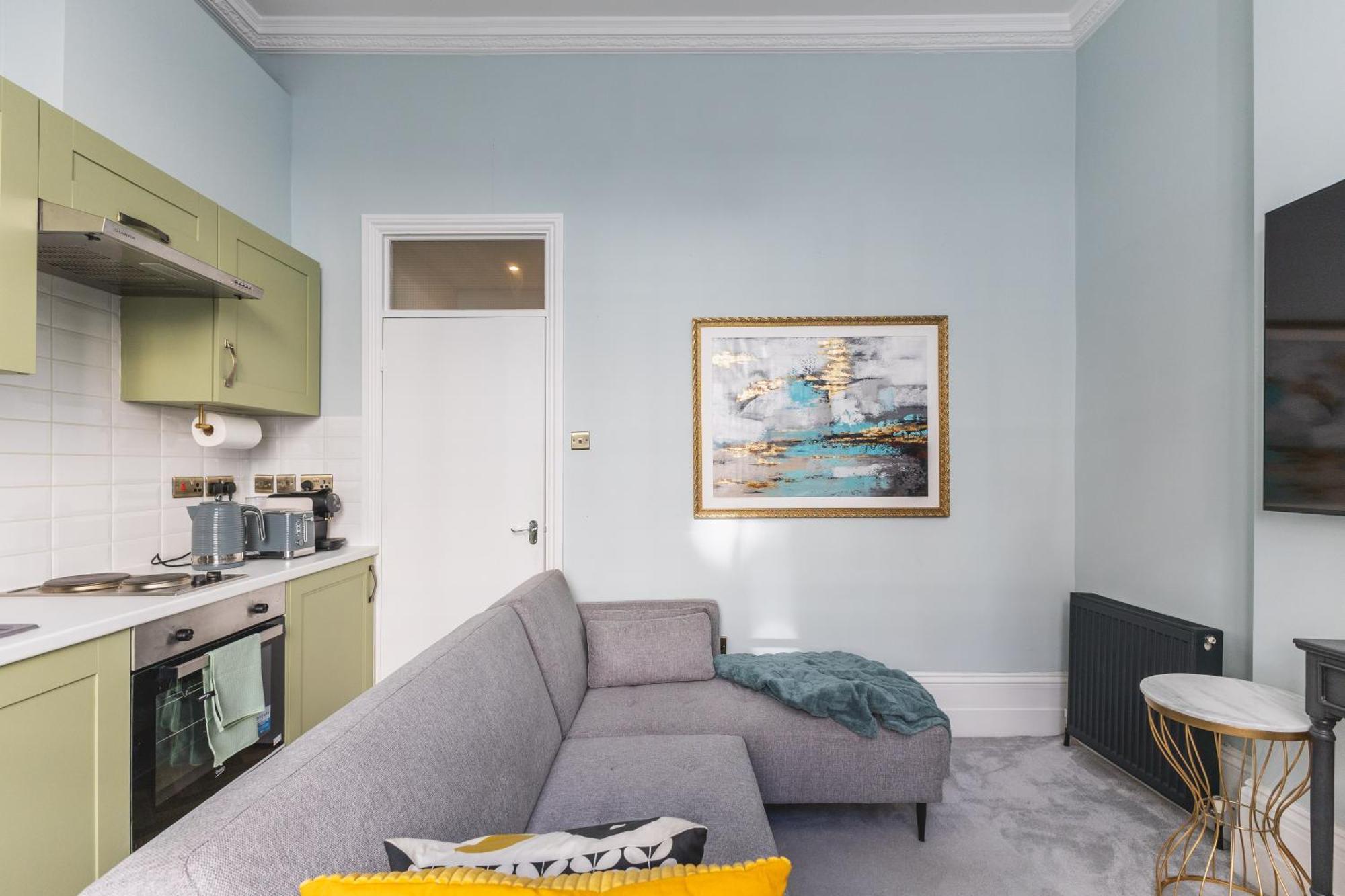 Chic Flat Near Buckingham Palace & Victoria Station Apartment