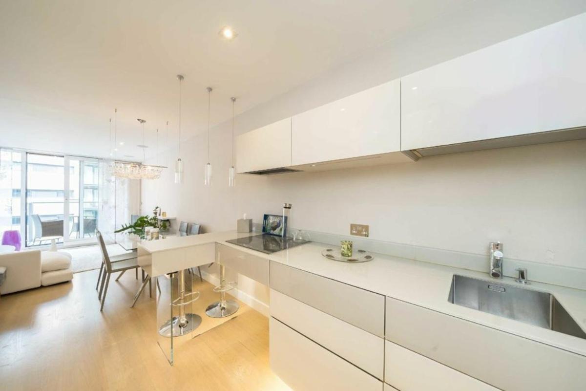 Apartment Elegant Designer By Chelsea Bridge & Battersea Power Station *