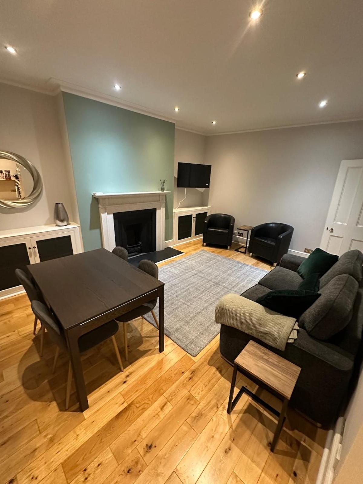 Trafalgar Square Bright Retreat Apartment *