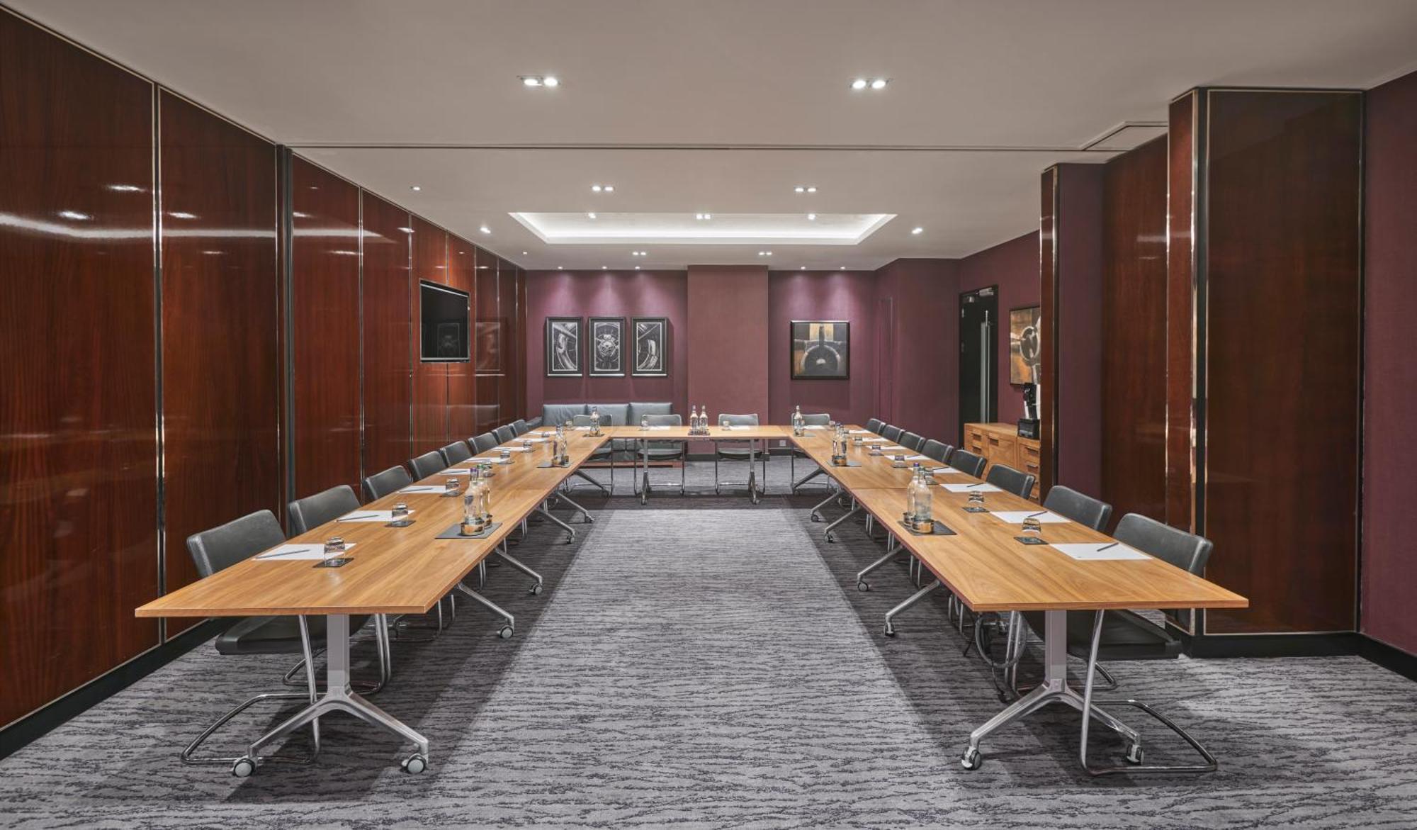 Hyatt Regency Embankment Hotel