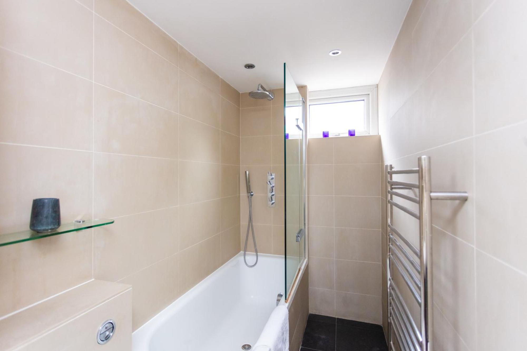 Spacious 3 Bedroom In Old Street * Londres