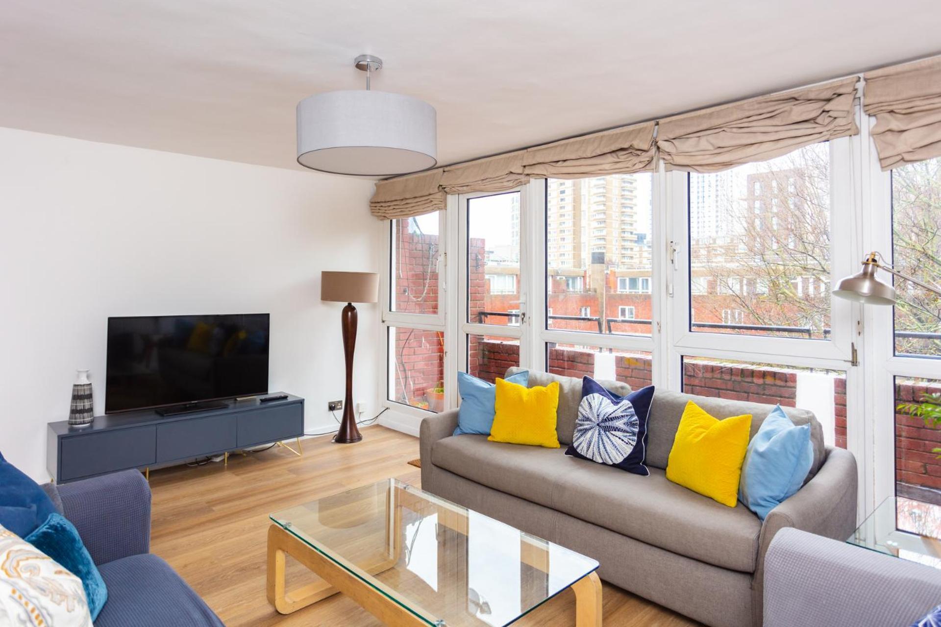 Spacious 3 Bedroom In Old Street