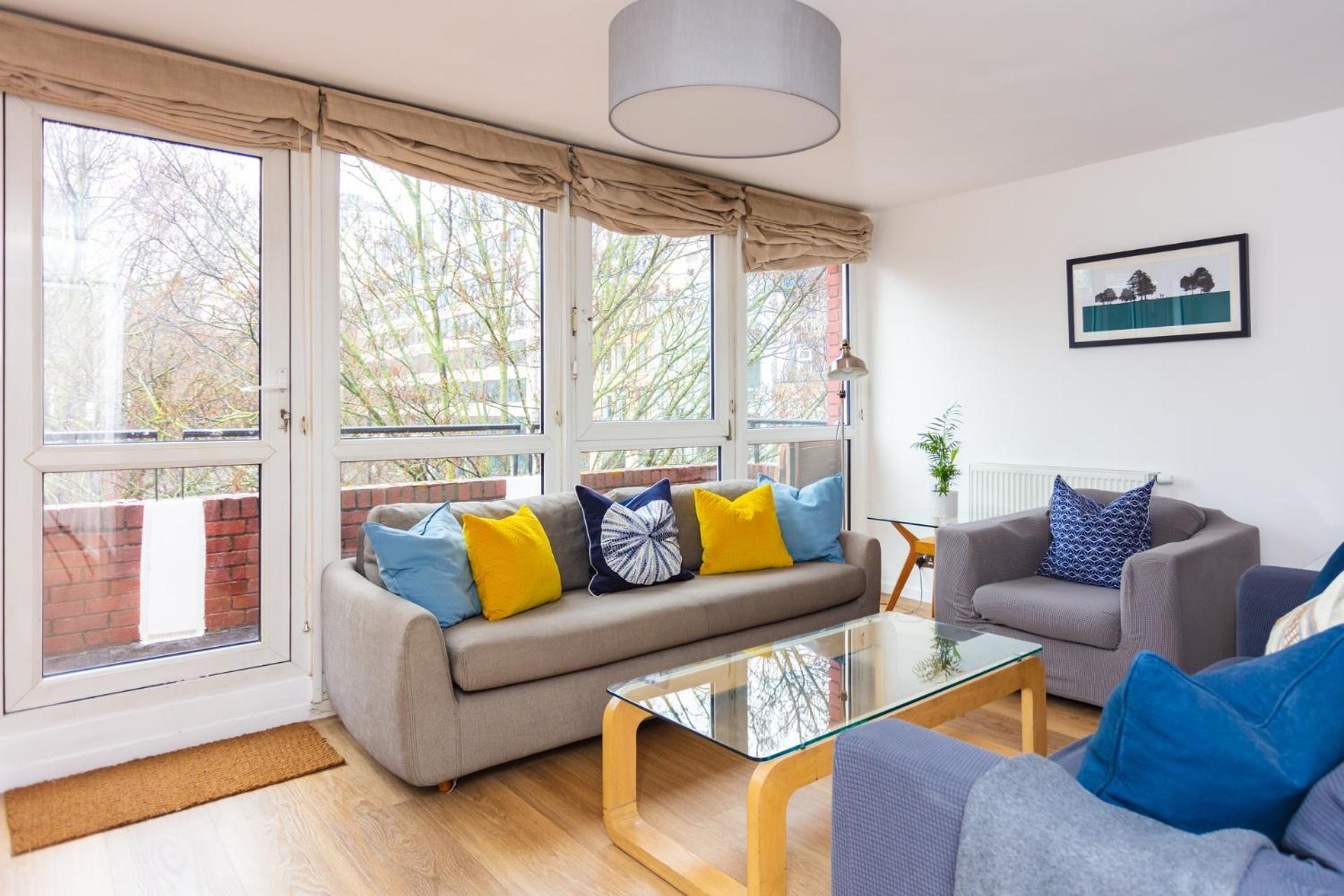 Spacious 3 Bedroom In Old Street London