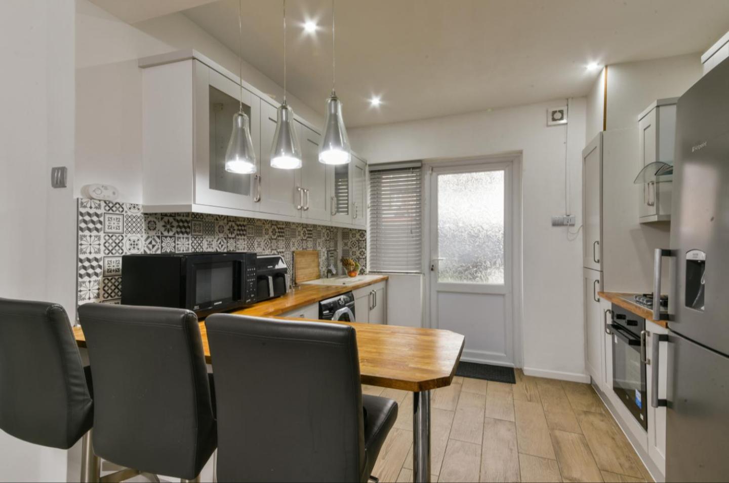Bromley Serviced - Beckenham Place Park - - 2 Bed House - Free Parking - 2 Beds 1 Sofabed Apartment *