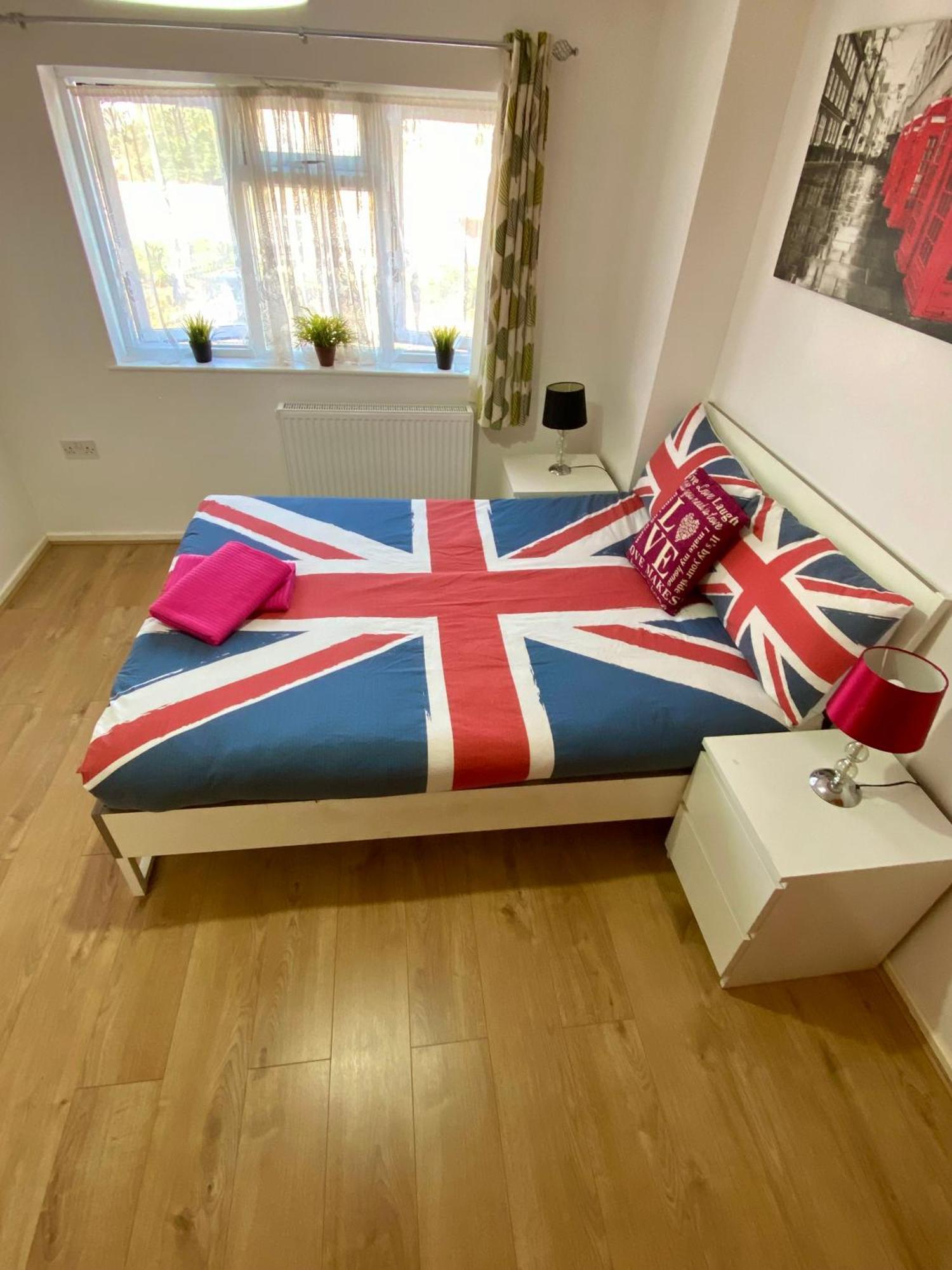 Apartment Cosy 3 Bedroom House Near Stratford,olympic Park, E15 *