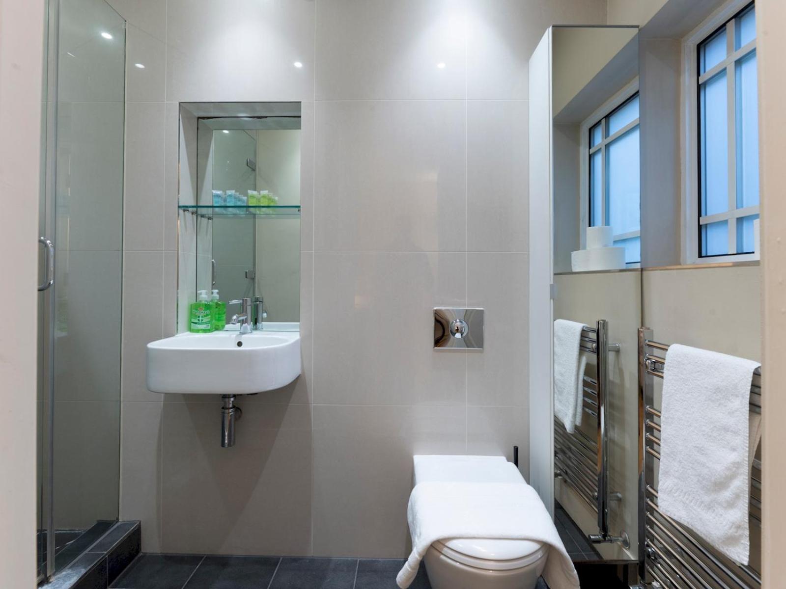 Pass The Keys Spacious 2-bedroom Flat In The Heart Of Kensington London