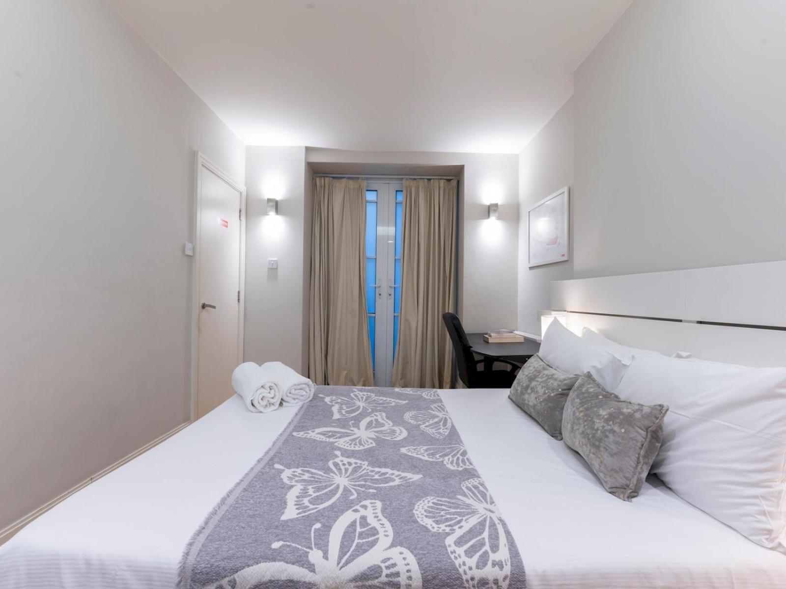 Pass The Keys Spacious 2-bedroom Flat In The Heart Of Kensington *
