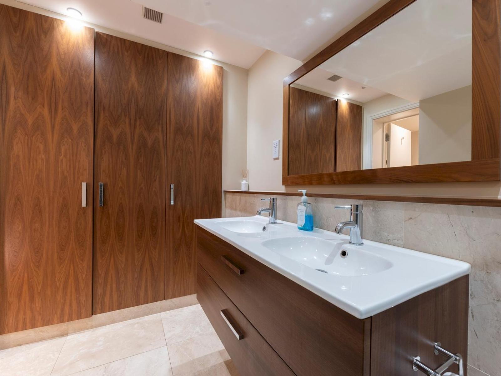 Pass The Keys Spacious 2-bedroom Flat In The Heart Of Kensington London