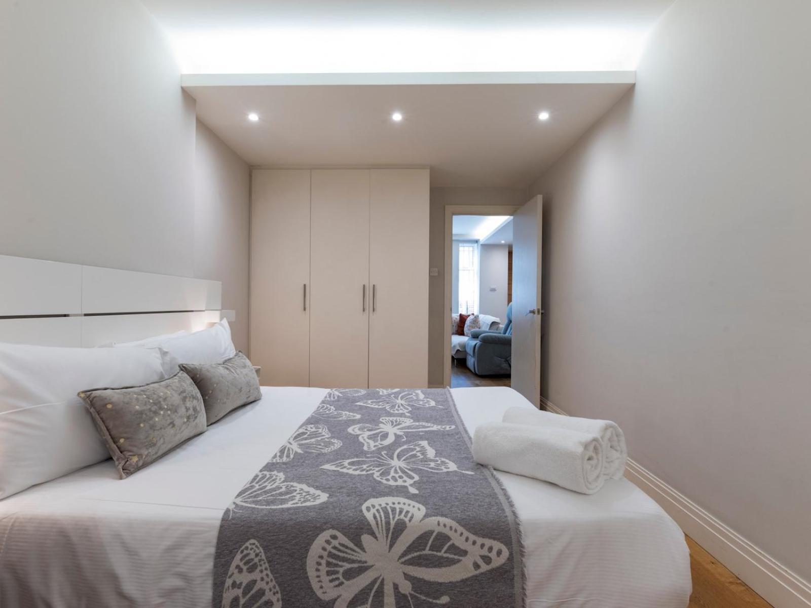 Apartment Pass The Keys Spacious 2-bedroom Flat In The Heart Of Kensington *