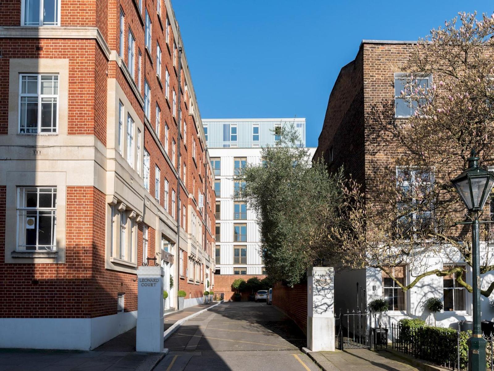 Pass The Keys Spacious 2-bedroom Flat In The Heart Of Kensington *