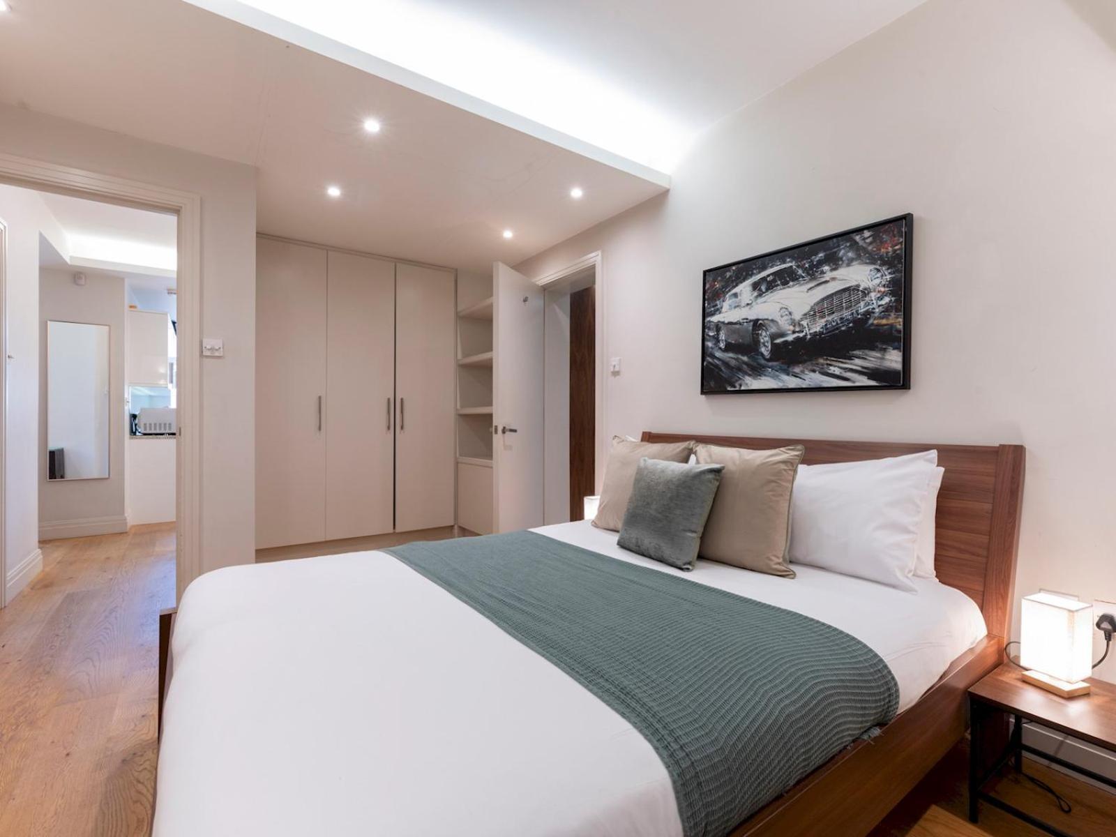 Pass The Keys Spacious 2-bedroom Flat In The Heart Of Kensington Apartment