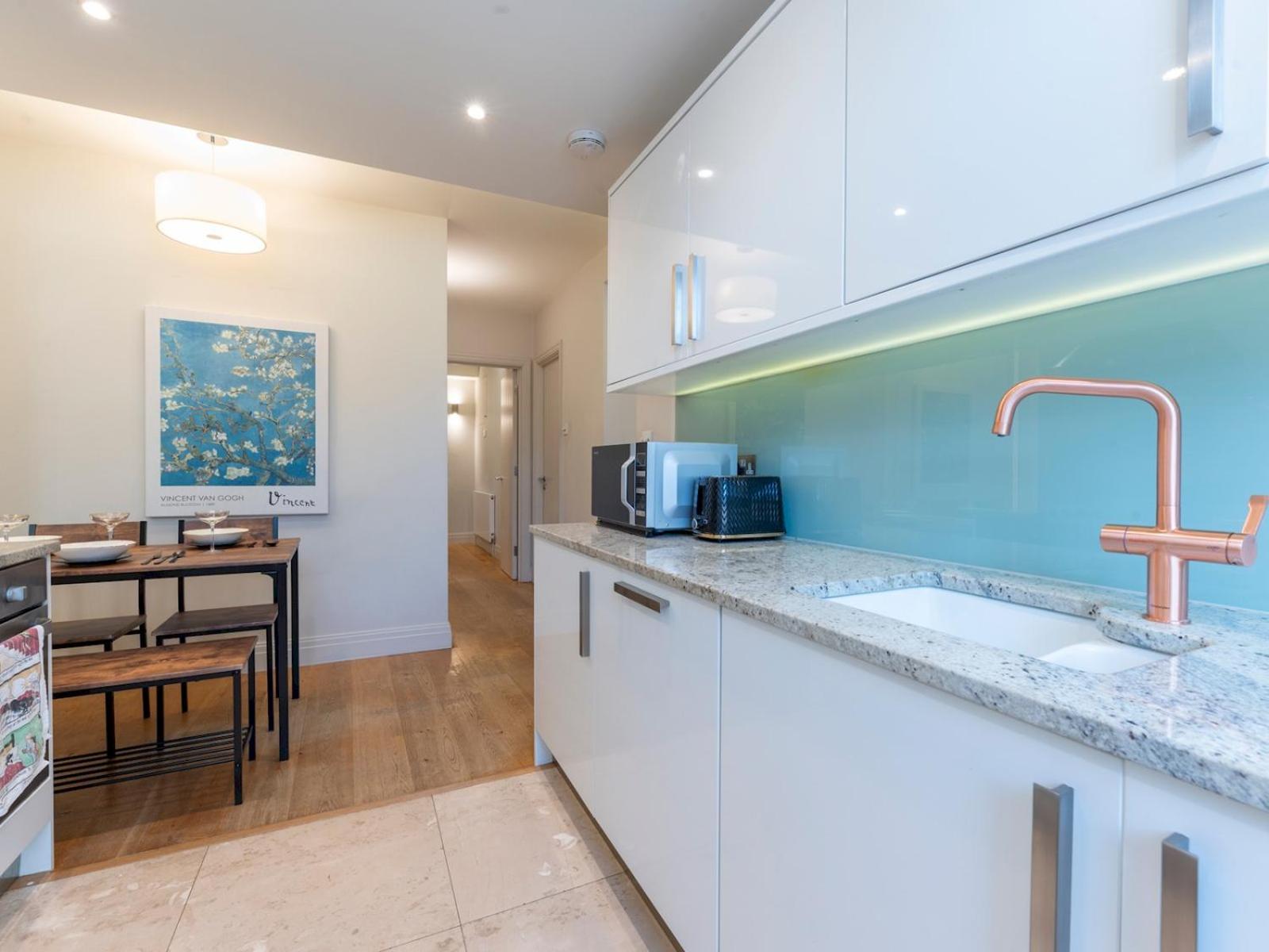 Pass The Keys Spacious 2-bedroom Flat In The Heart Of Kensington * London