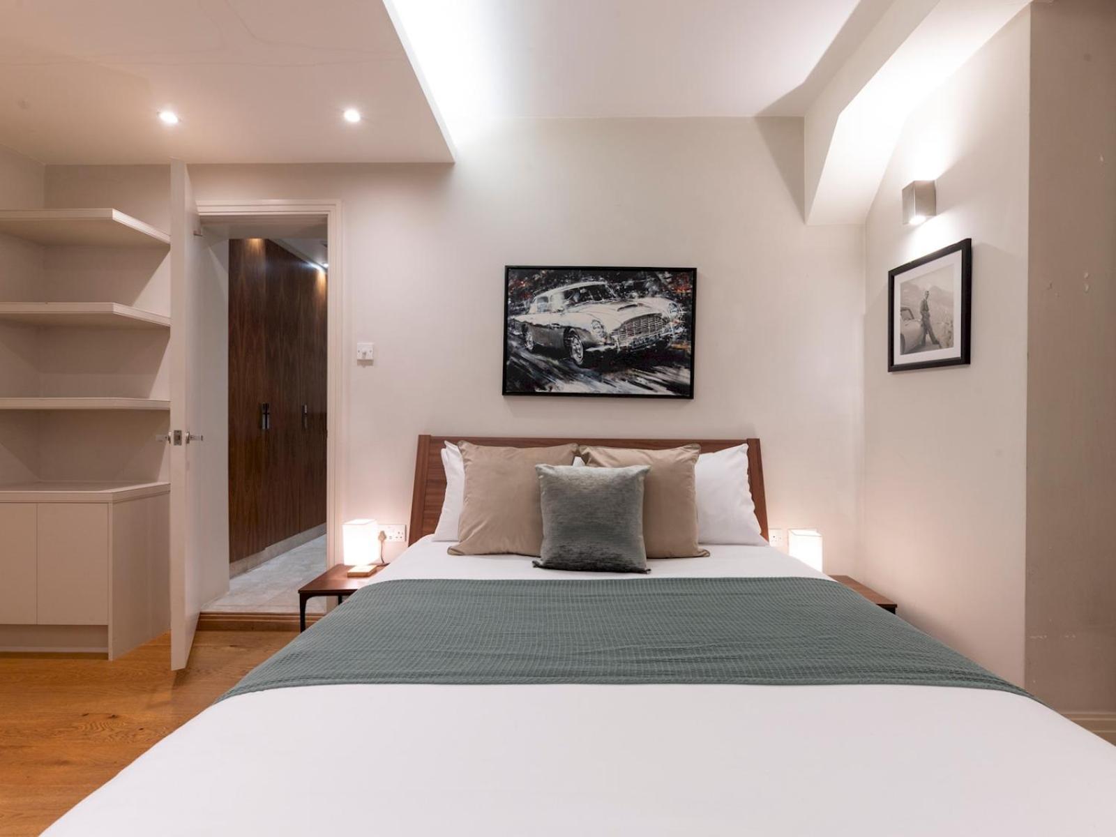 Pass The Keys Spacious 2-bedroom Flat In The Heart Of Kensington Apartment London