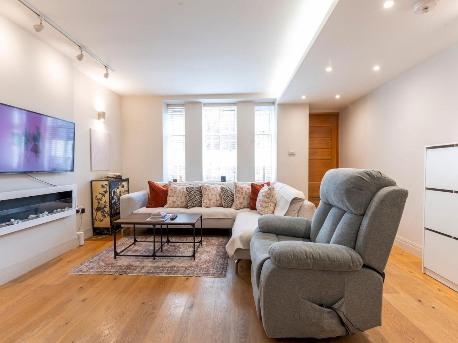 Apartment Pass The Keys Spacious 2-bedroom Flat In The Heart Of Kensington London