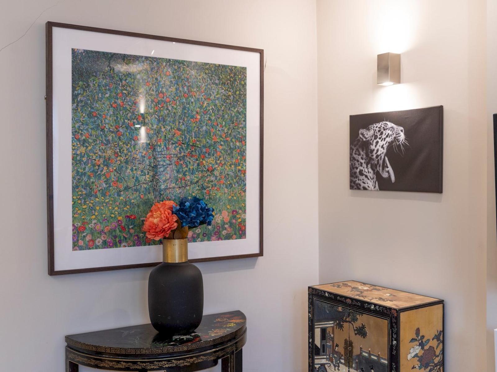 Pass The Keys Spacious 2-bedroom Flat In The Heart Of Kensington