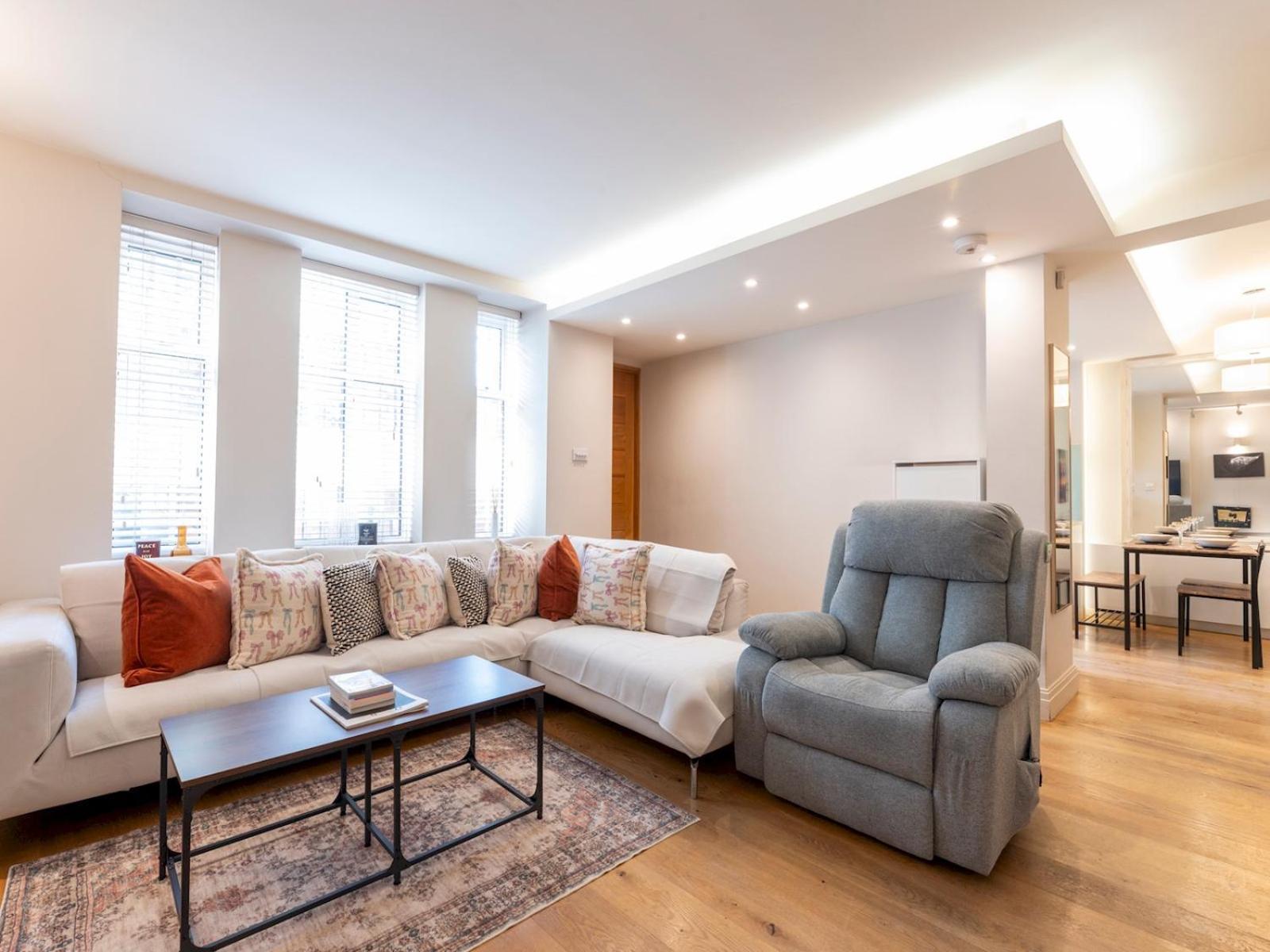 Pass The Keys Spacious 2-bedroom Flat In The Heart Of Kensington London