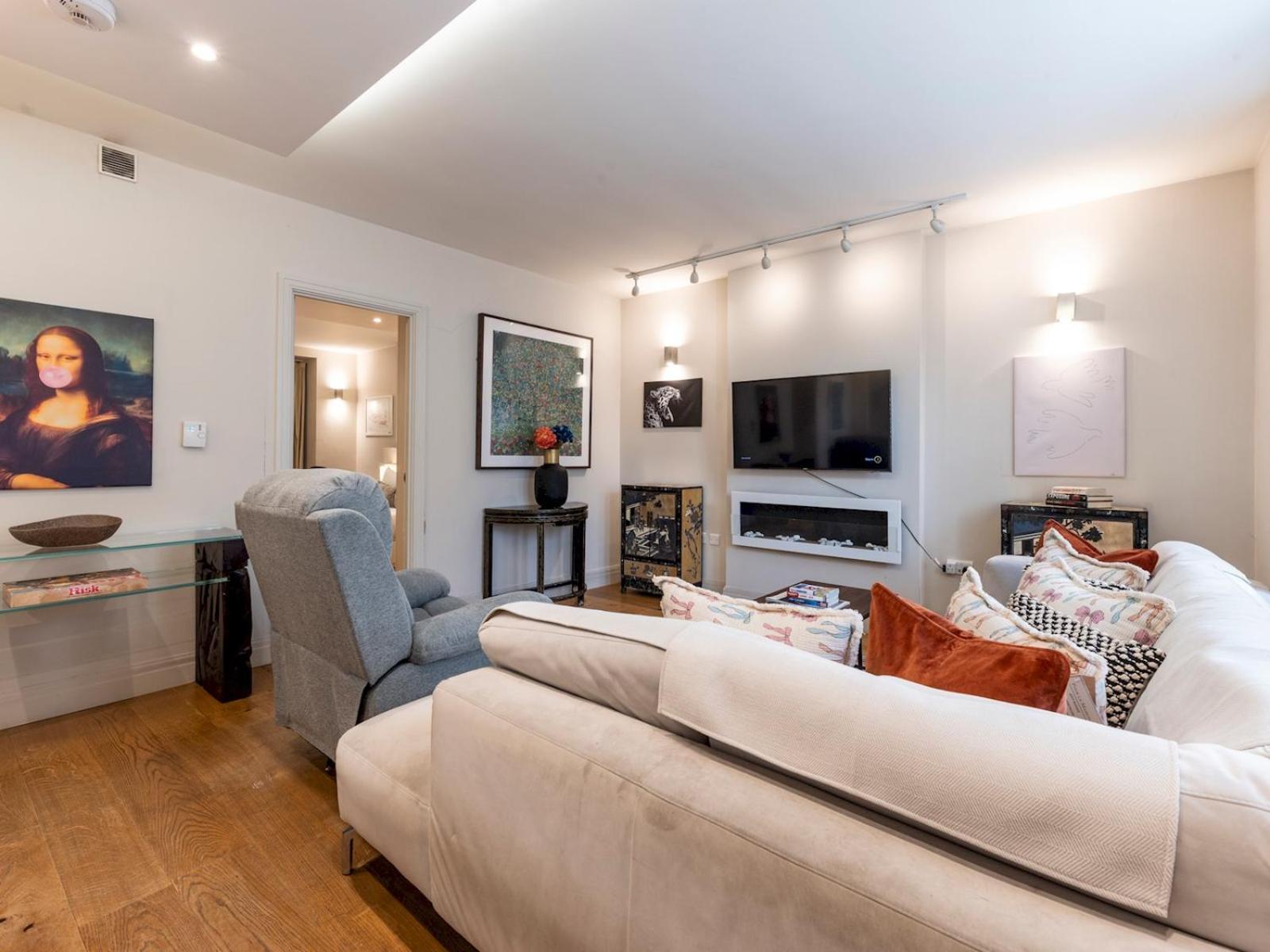 Apartment Pass The Keys Spacious 2-bedroom Flat In The Heart Of Kensington *
