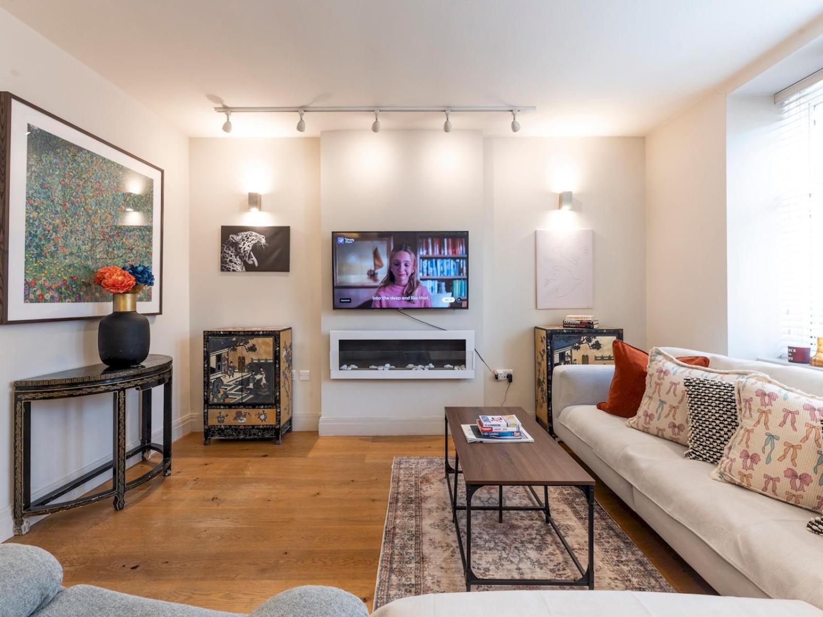 Pass The Keys Spacious 2-bedroom Flat In The Heart Of Kensington *