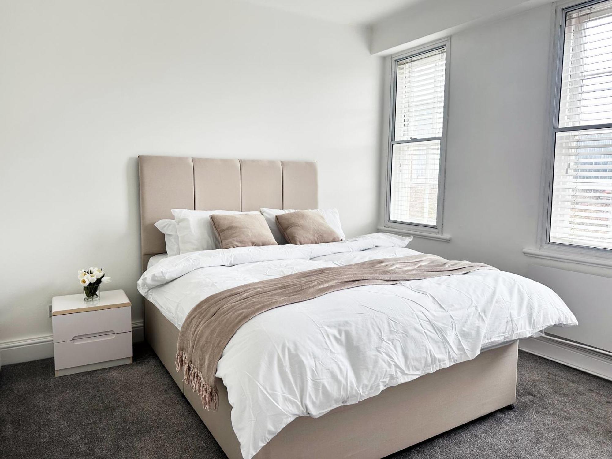 Apartment Riverside Modern One Bedroom London
