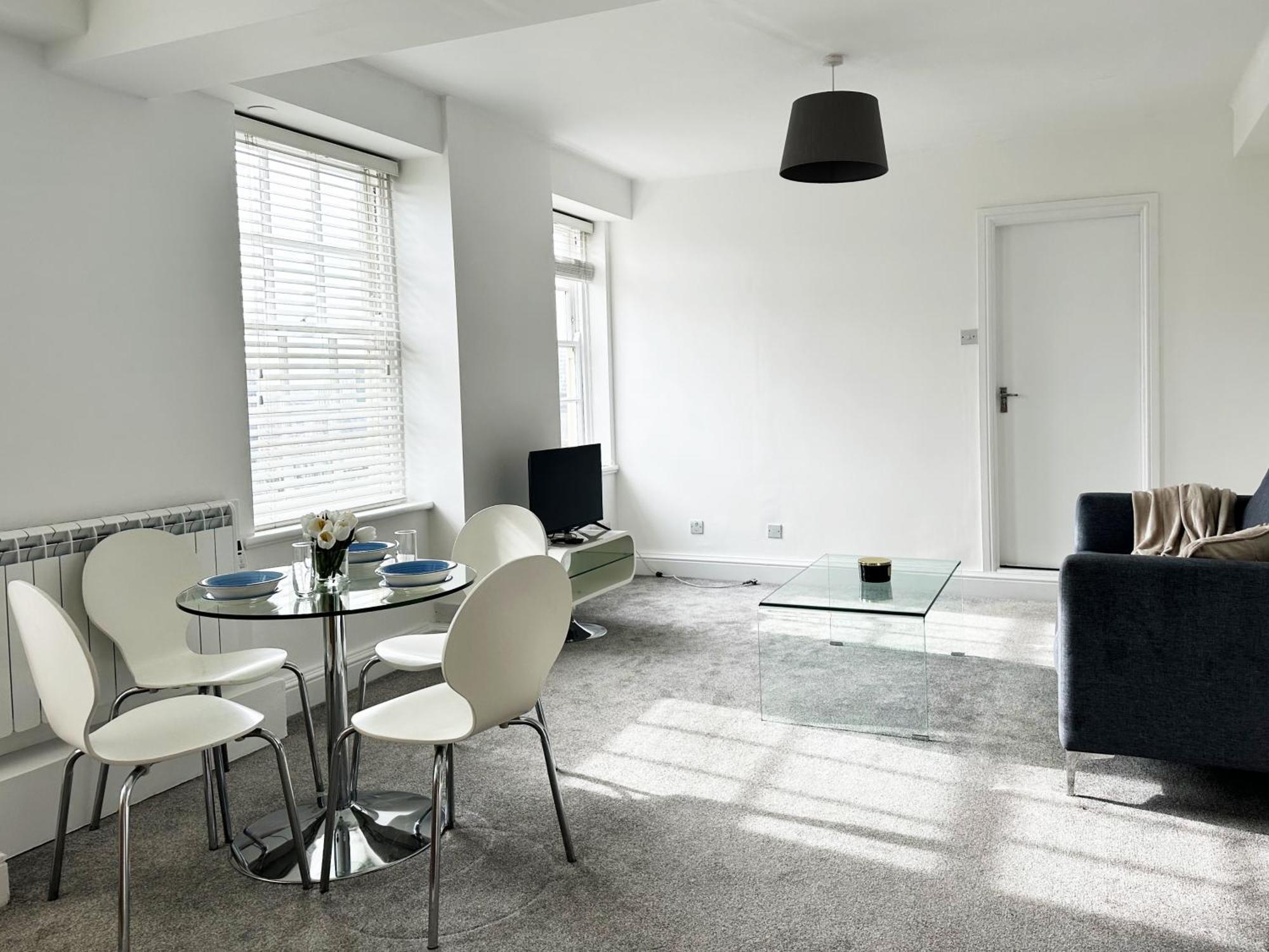 Apartment Riverside Modern One Bedroom