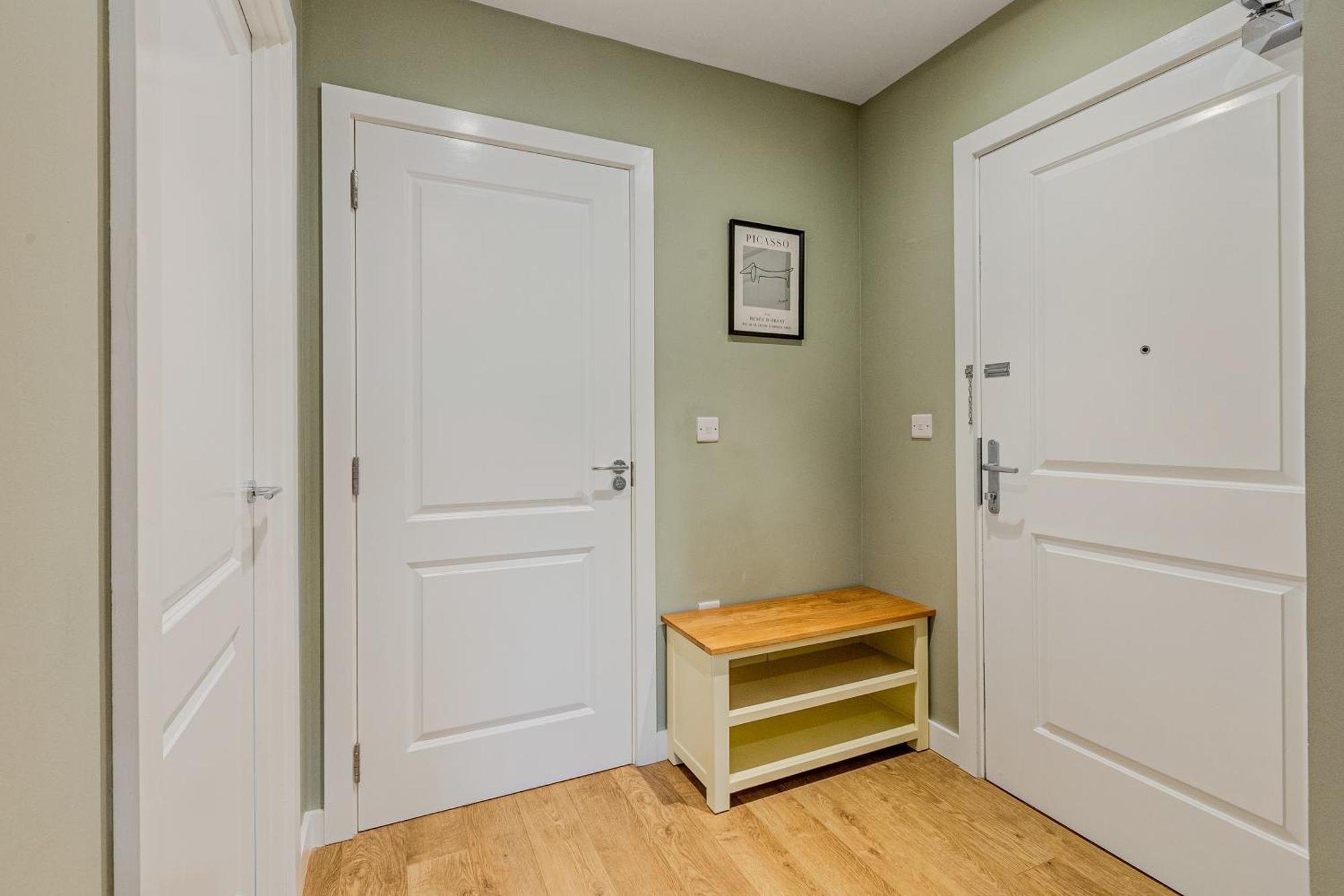 Apartment Spacious 2br With Balcony In Camberwell