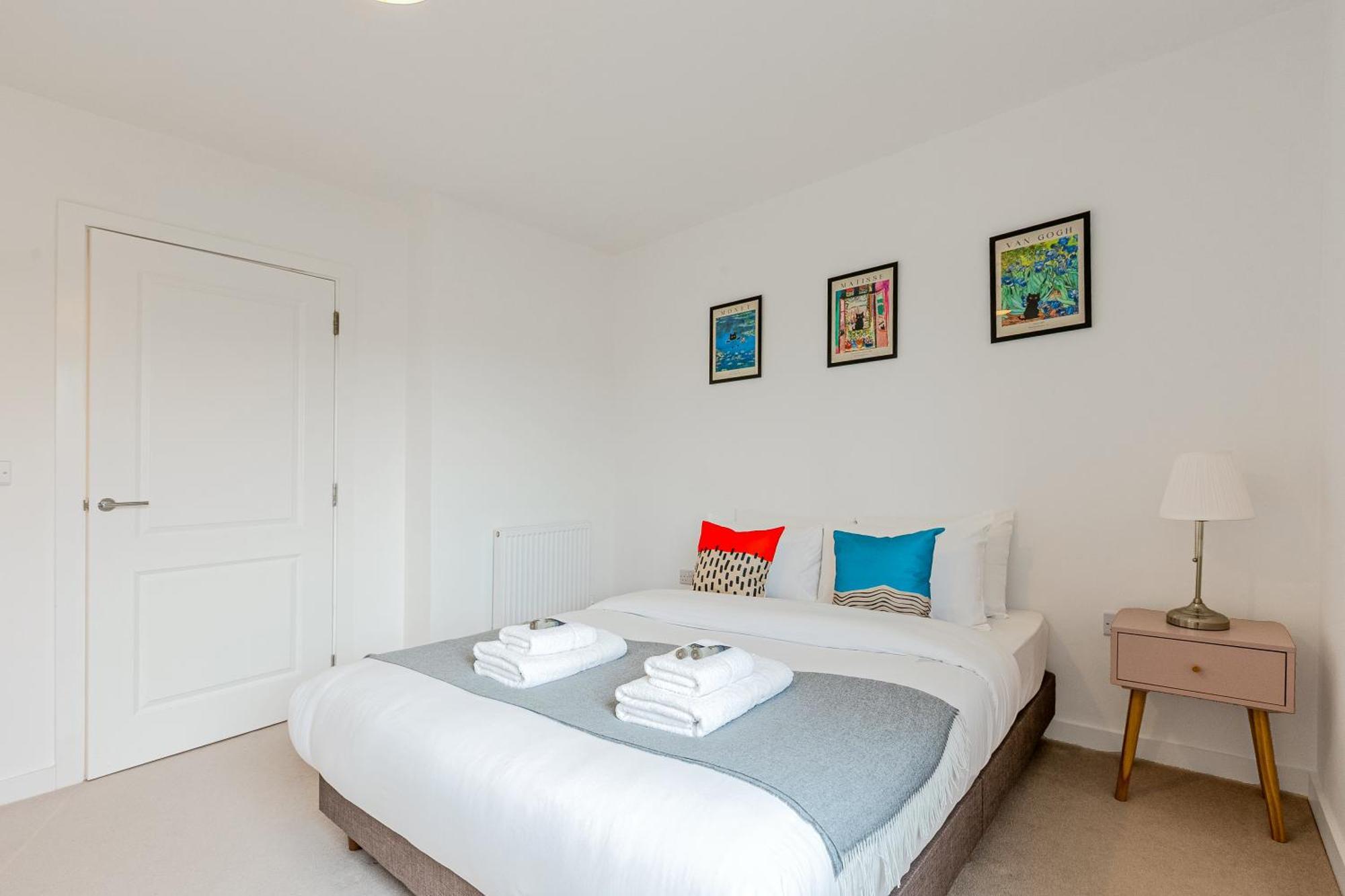 Spacious 2br With Balcony In Camberwell Apartment
