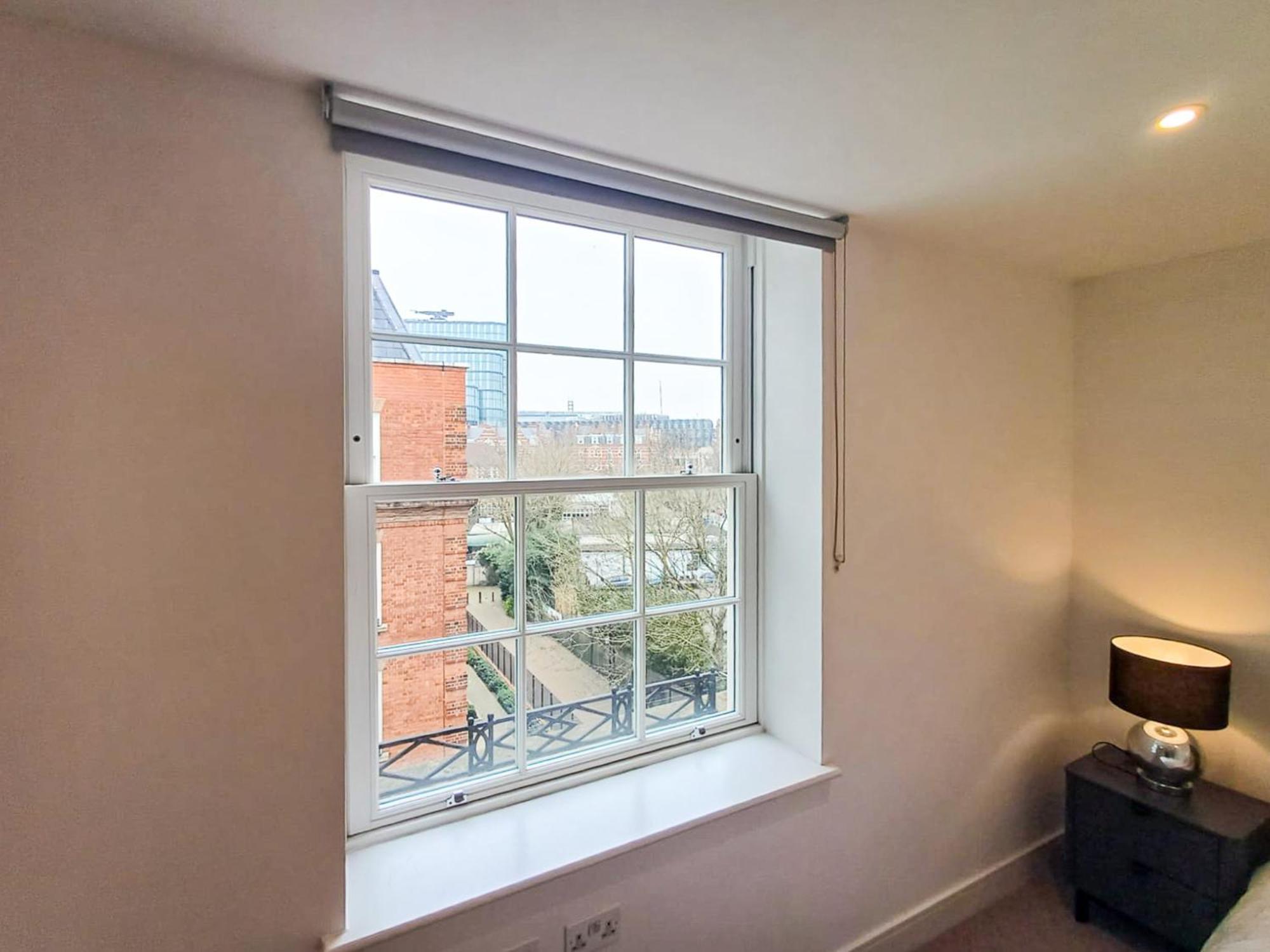 Modern 2-bedroom, 2-bathroom In West Kensington Apartment