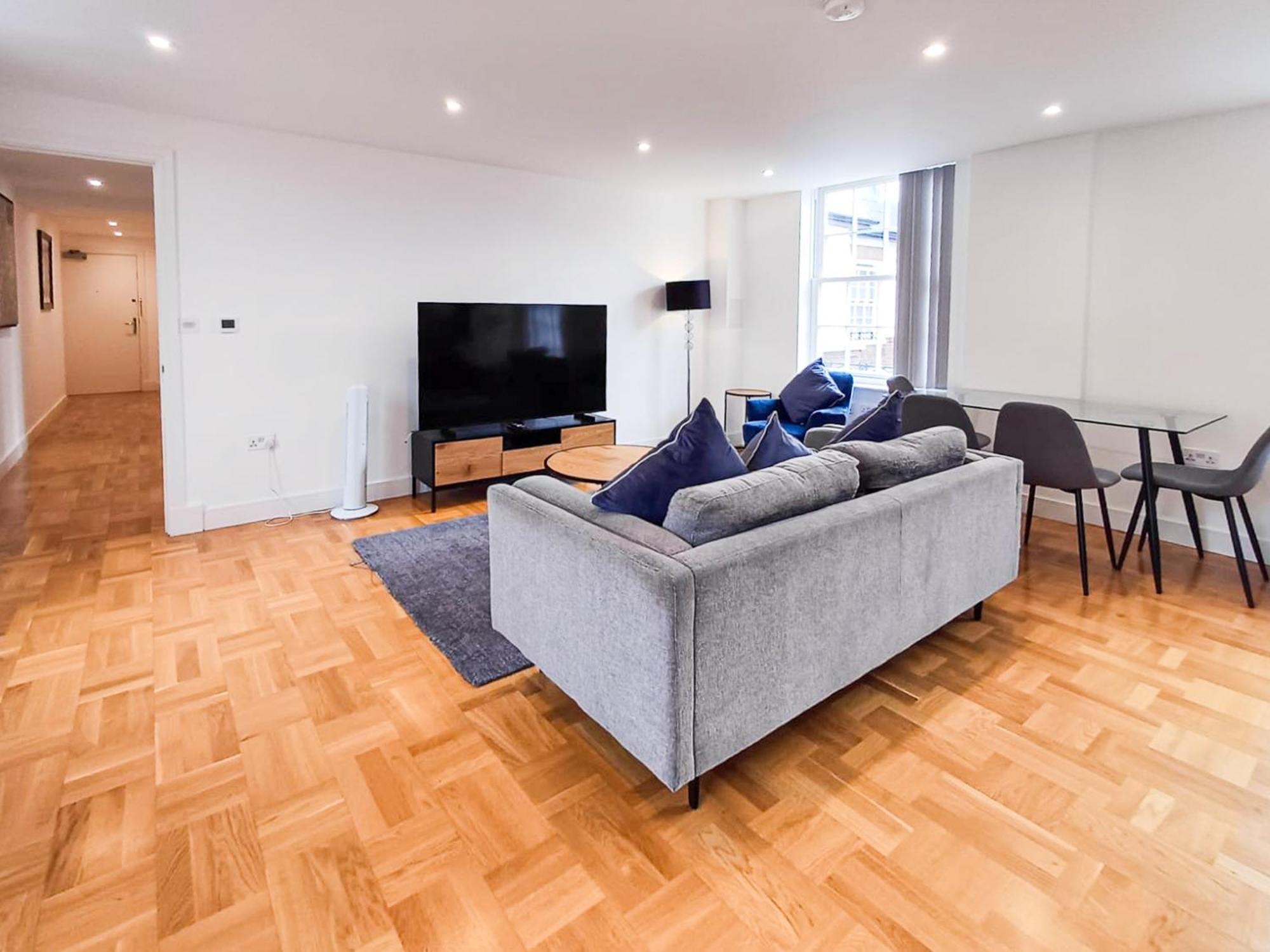 Apartment Modern 2-bedroom, 2-bathroom In West Kensington
