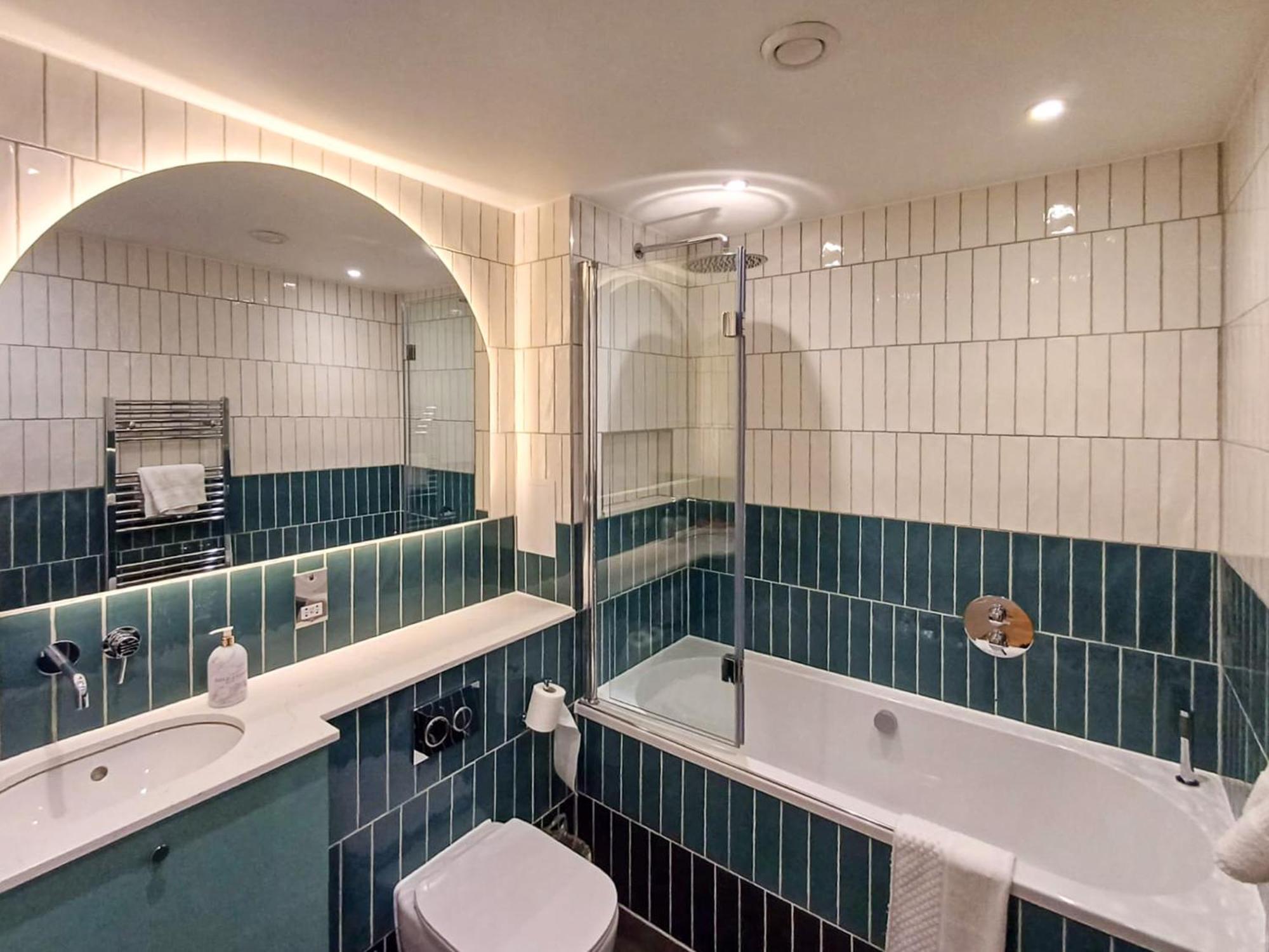 Apartment Modern 2-bedroom, 2-bathroom In West Kensington *