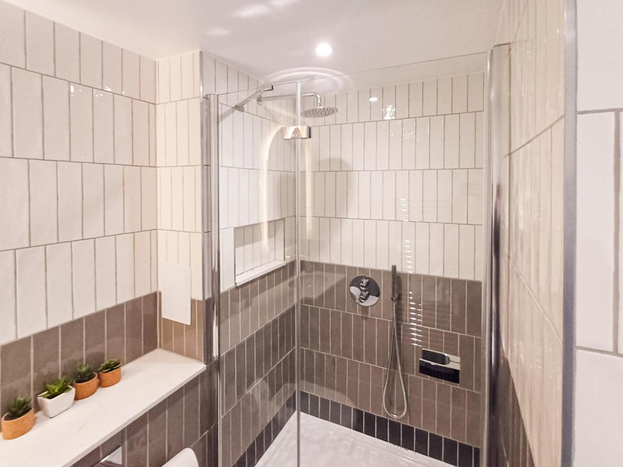 Modern 2-bedroom, 2-bathroom In West Kensington Apartment London