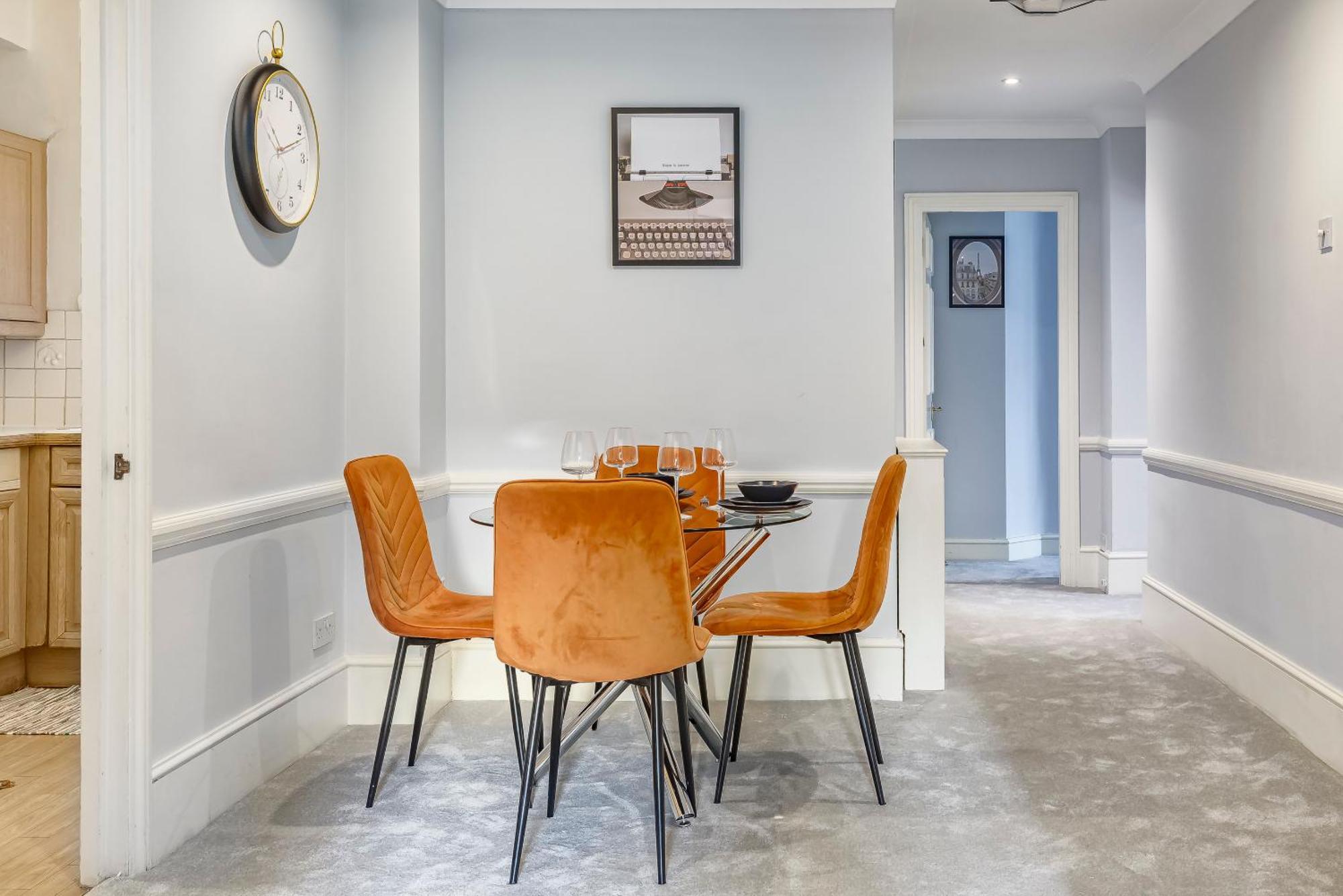Charming 2 Bedroom In The Heart Of Chelsea London
