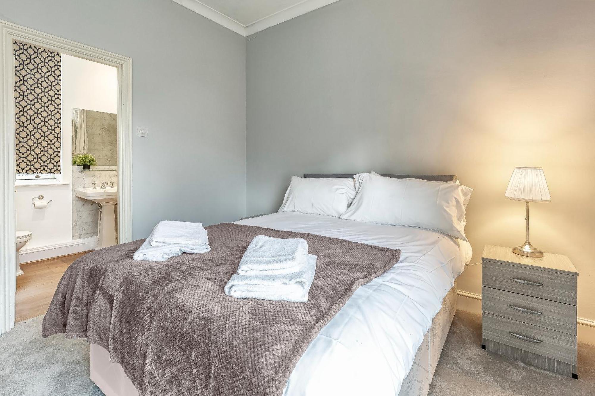 Charming 2 Bedroom In The Heart Of Chelsea * London