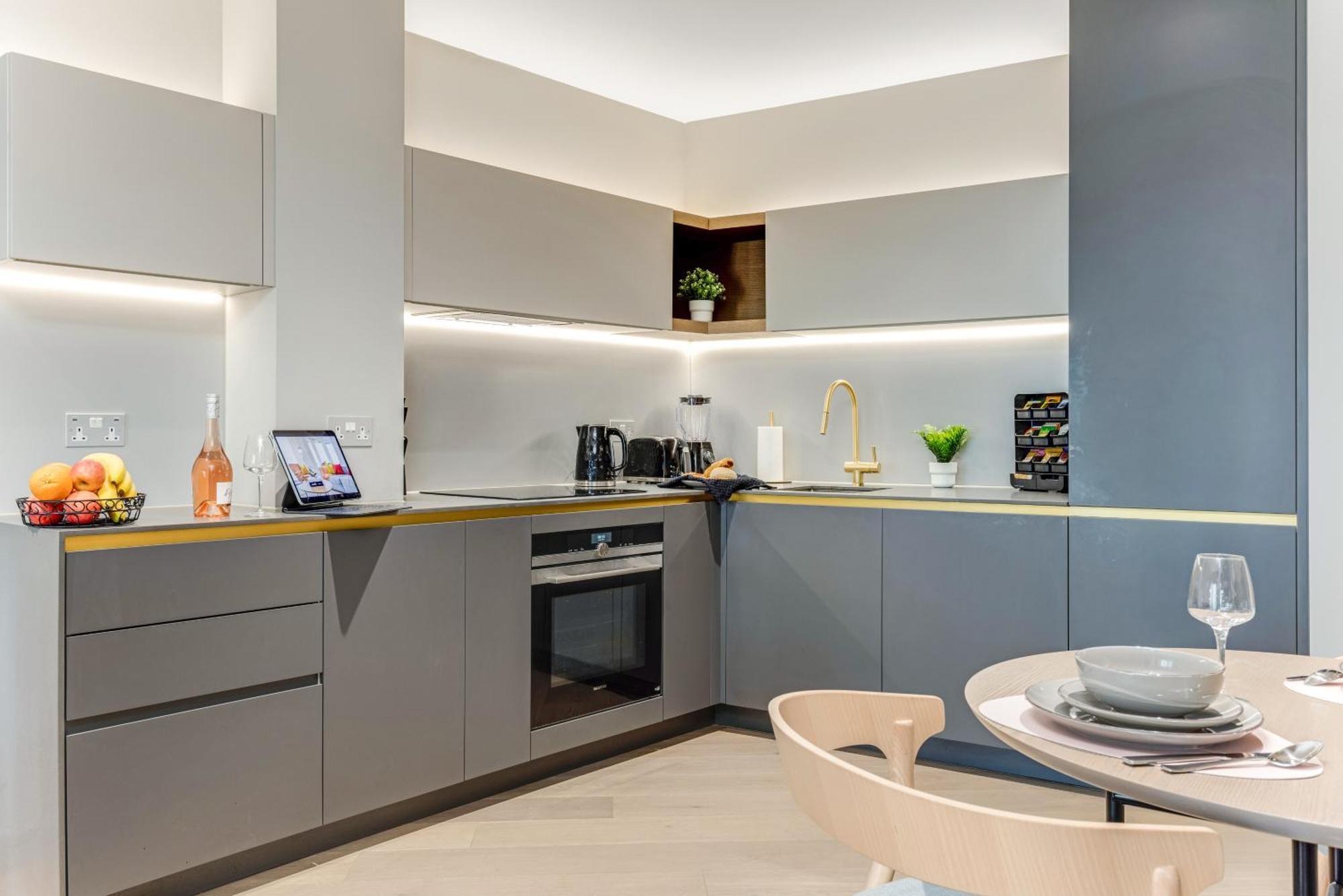 Shyluxe Apartment *