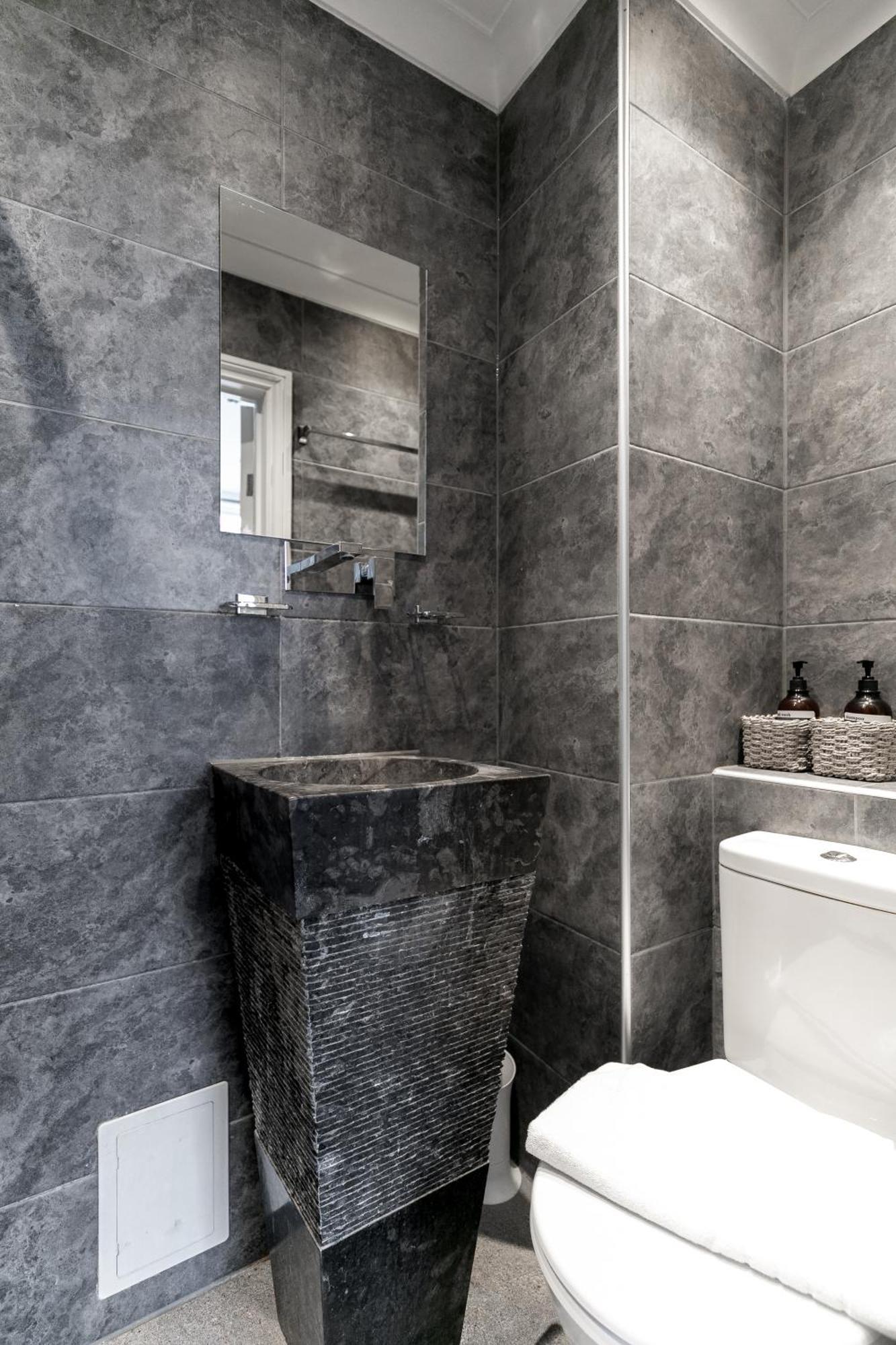 Prime Vision Living - Hyde Park Apartment *
