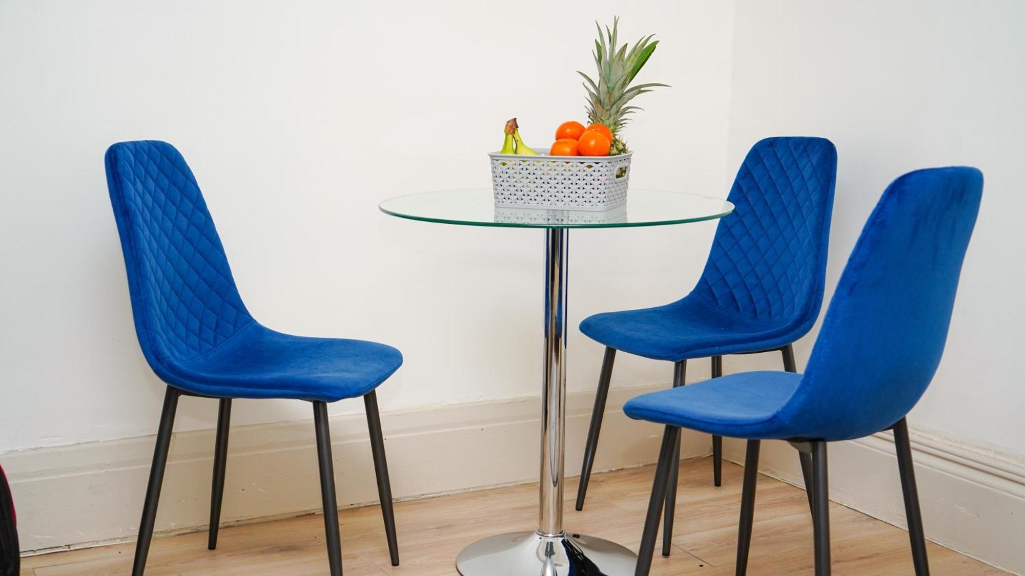 Apartment Charming Retreat London