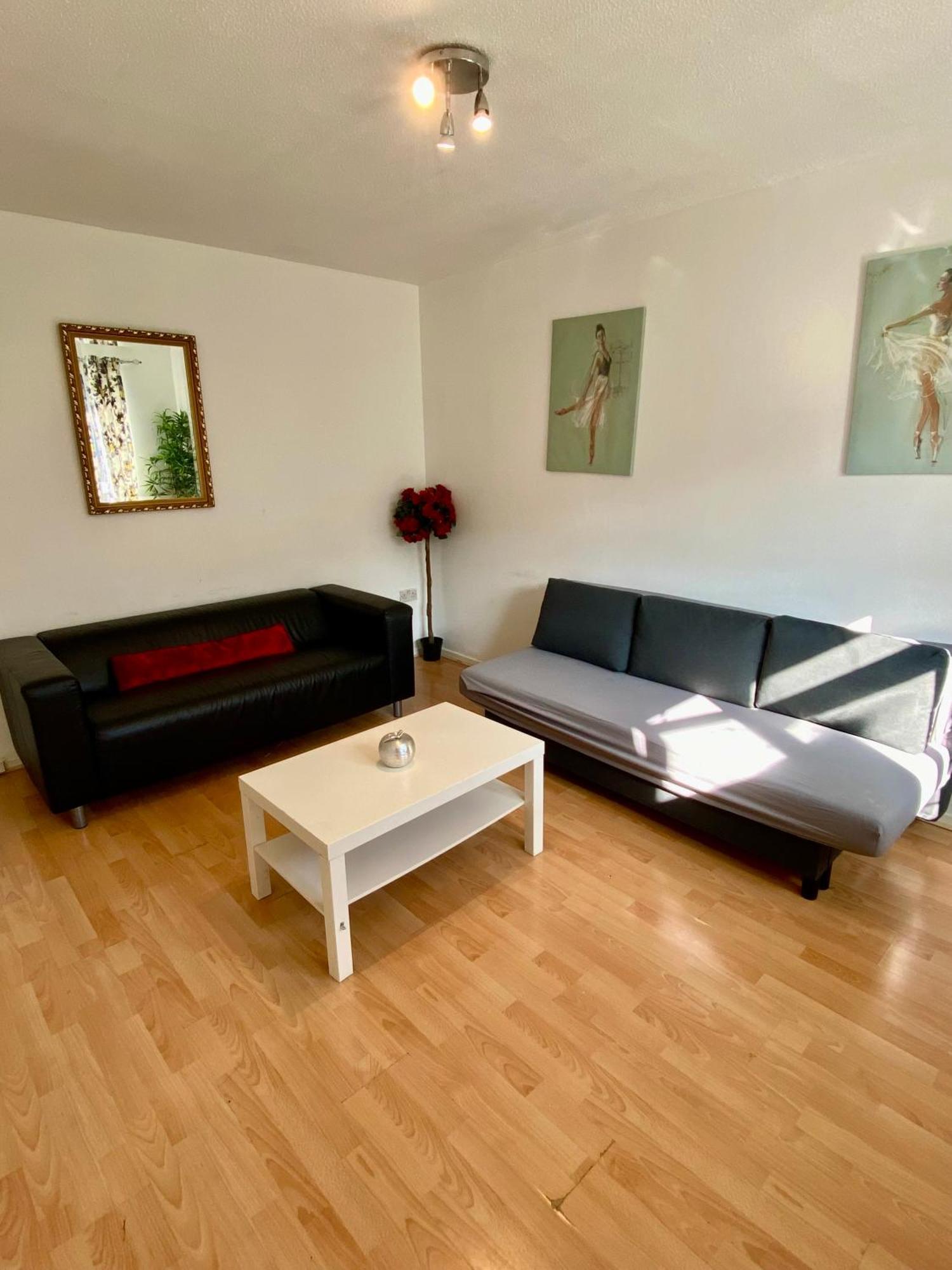 Cosy 3 Bedroom House Near Stratford,olympic Park, E15 Apartment