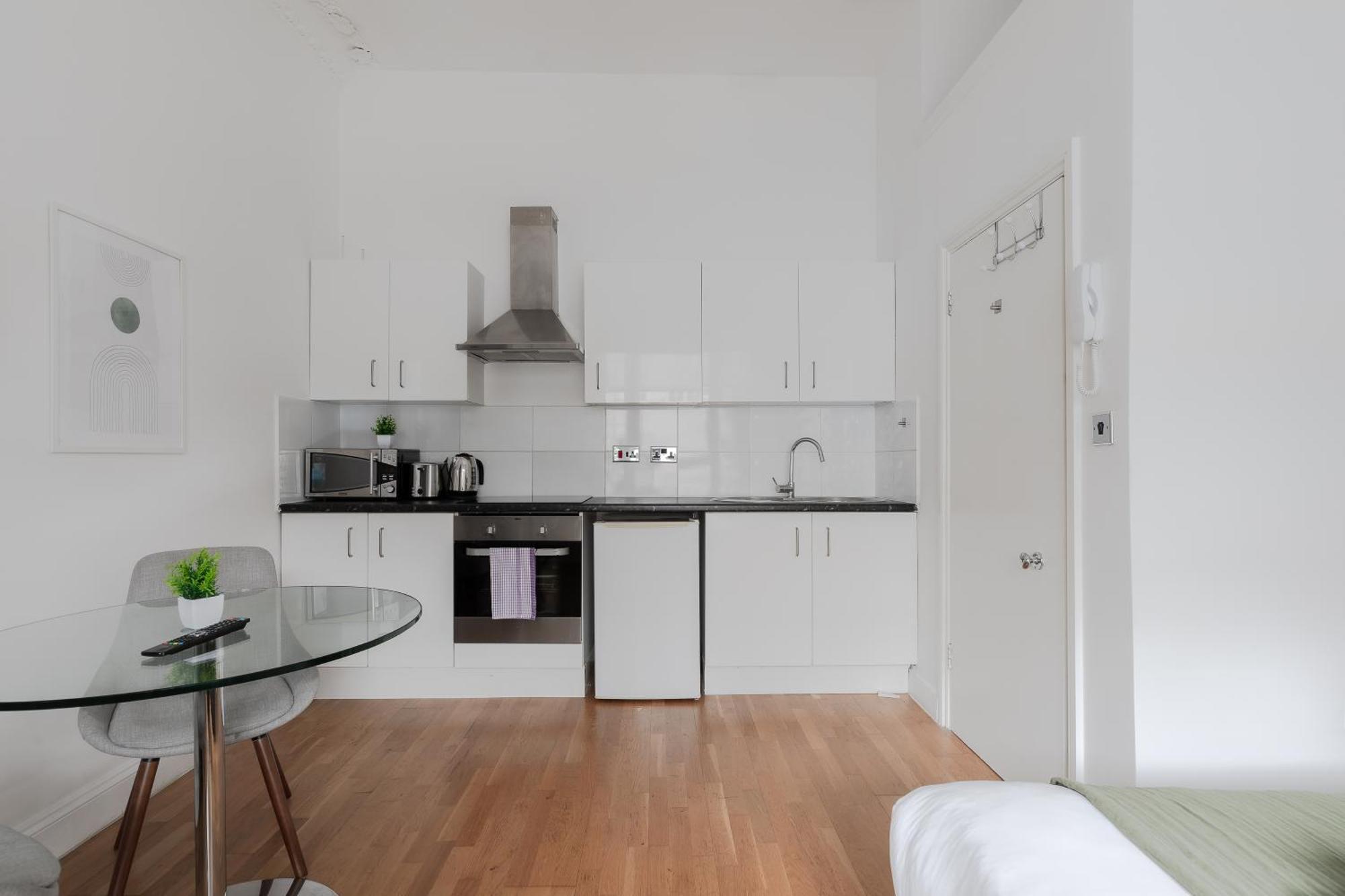 Prime Vision Living - Hyde Park * London