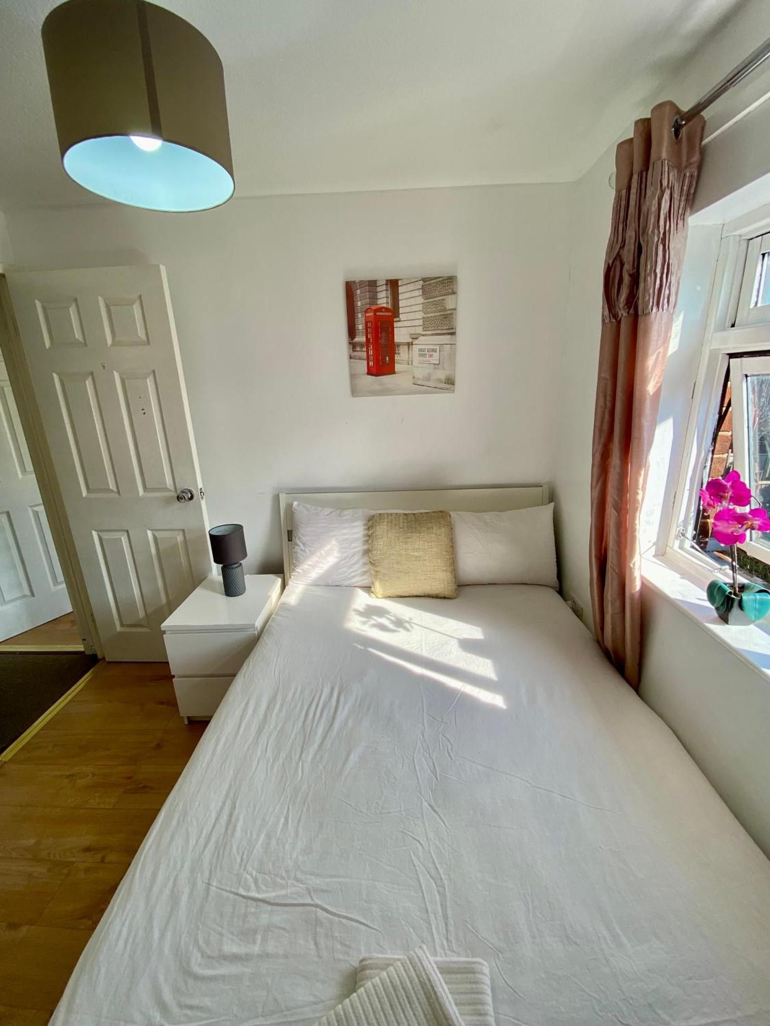 Apartment Cosy 3 Bedroom House Near Stratford,olympic Park, E15 *
