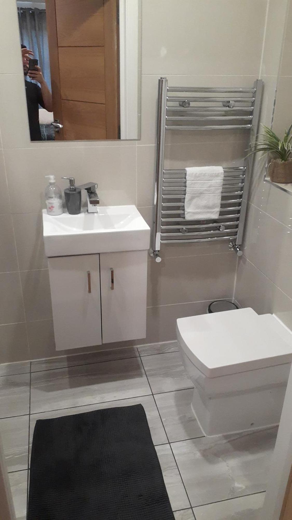 Apartment King Azim Court London