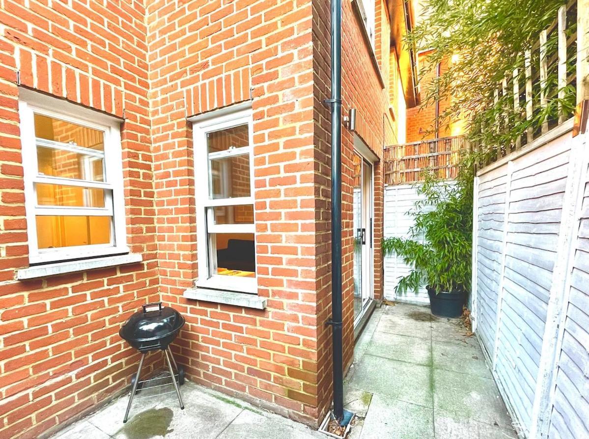 Private And Modern One Bed Gated Flat Apartment *