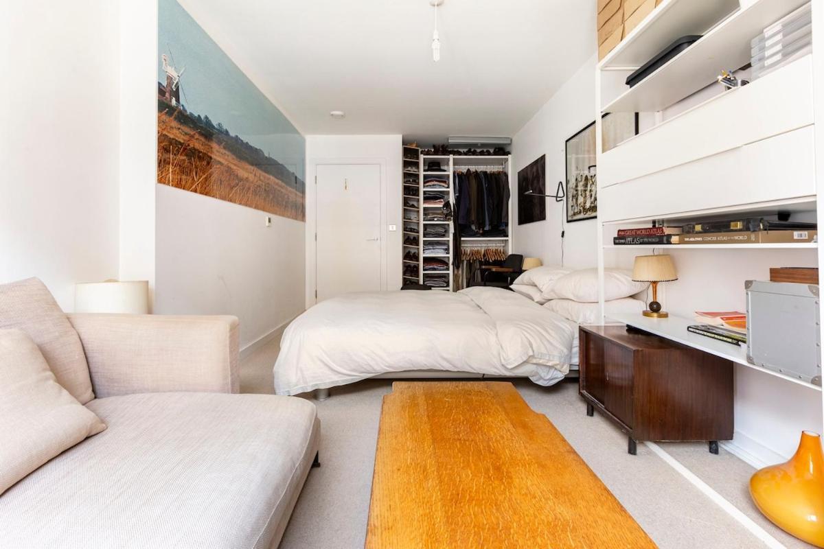 Frampton Park Road, Hackney Apartment *