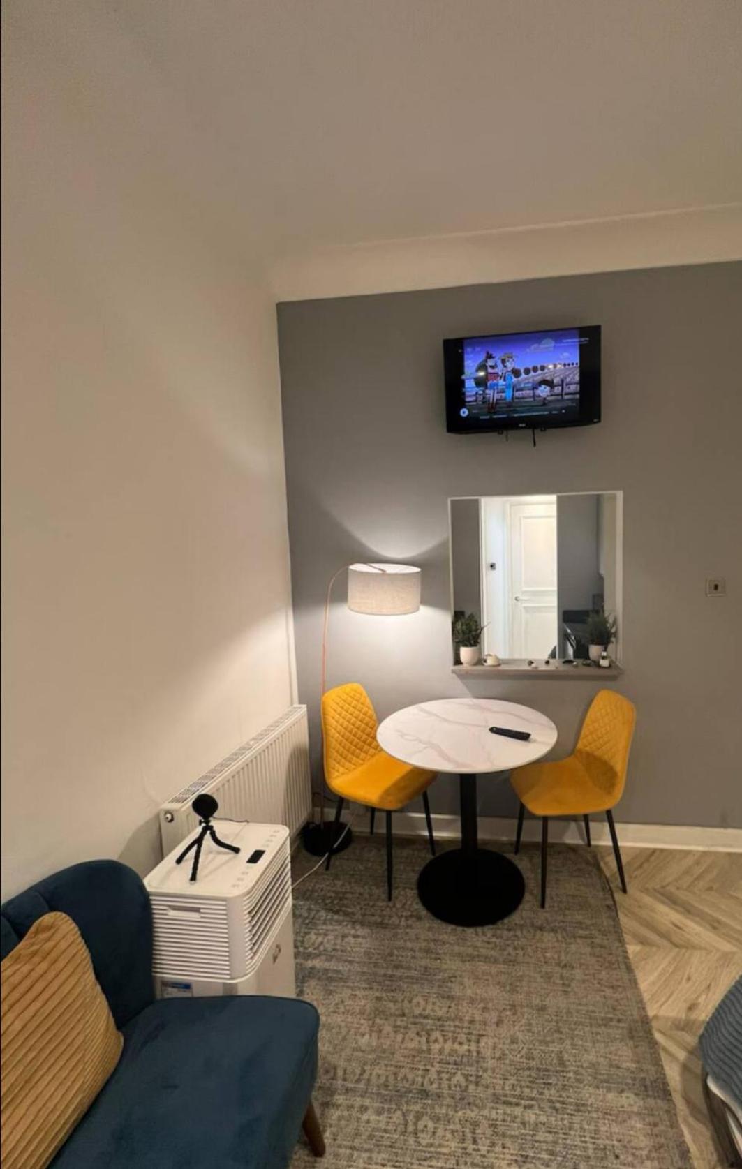 Stunning Next To Harrods Apartment London