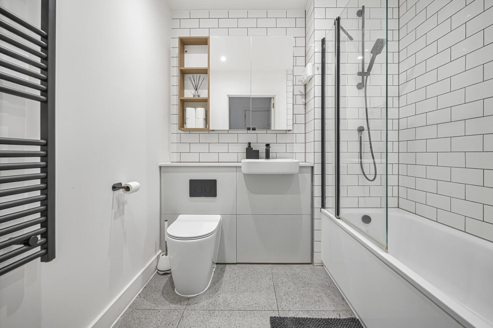 Canary Wharf Modern 1 Bed High Spec Apartment *