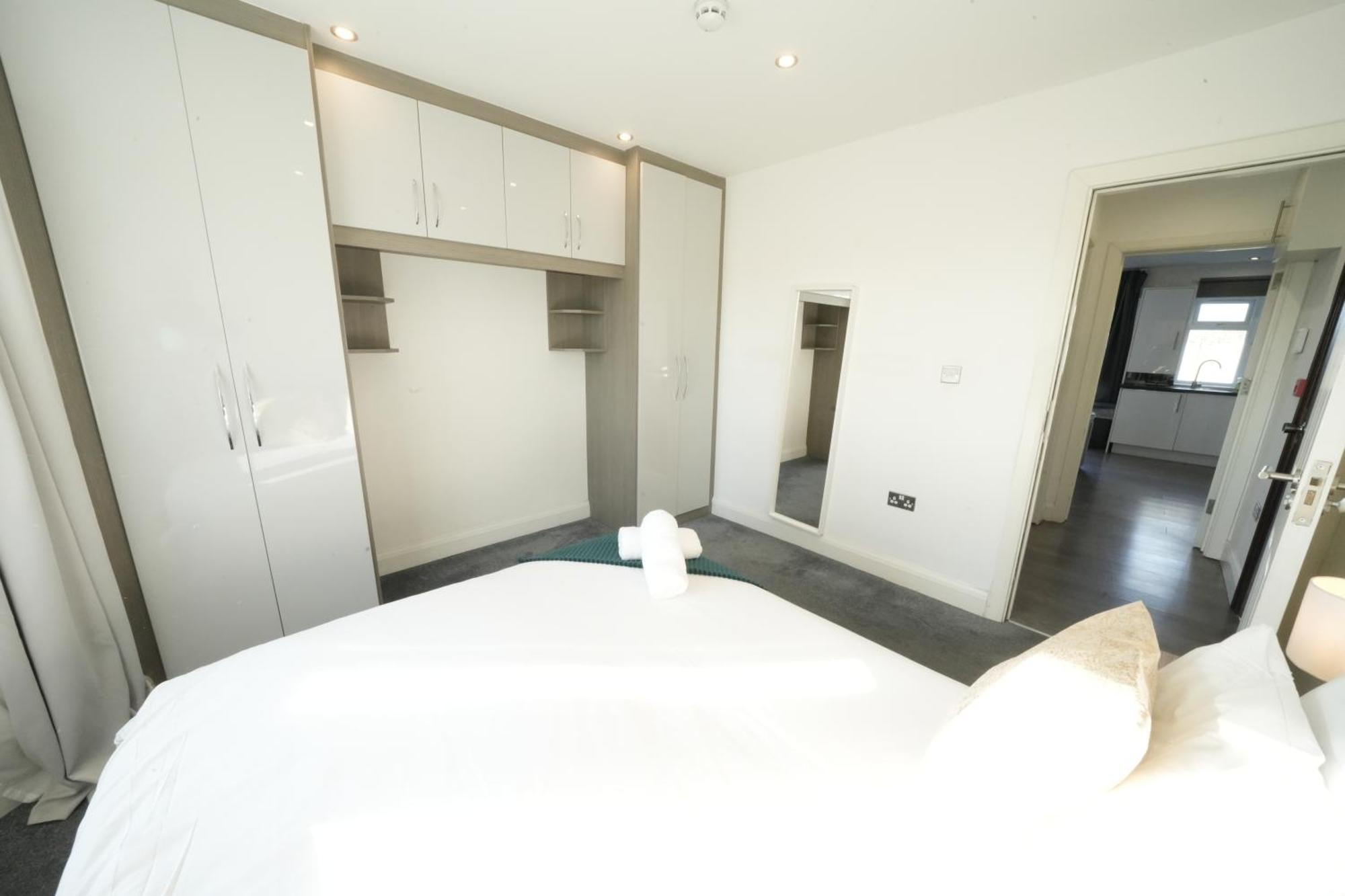 Hatton Apartments: Airport-adjacent With Free Parking And Underground Access *