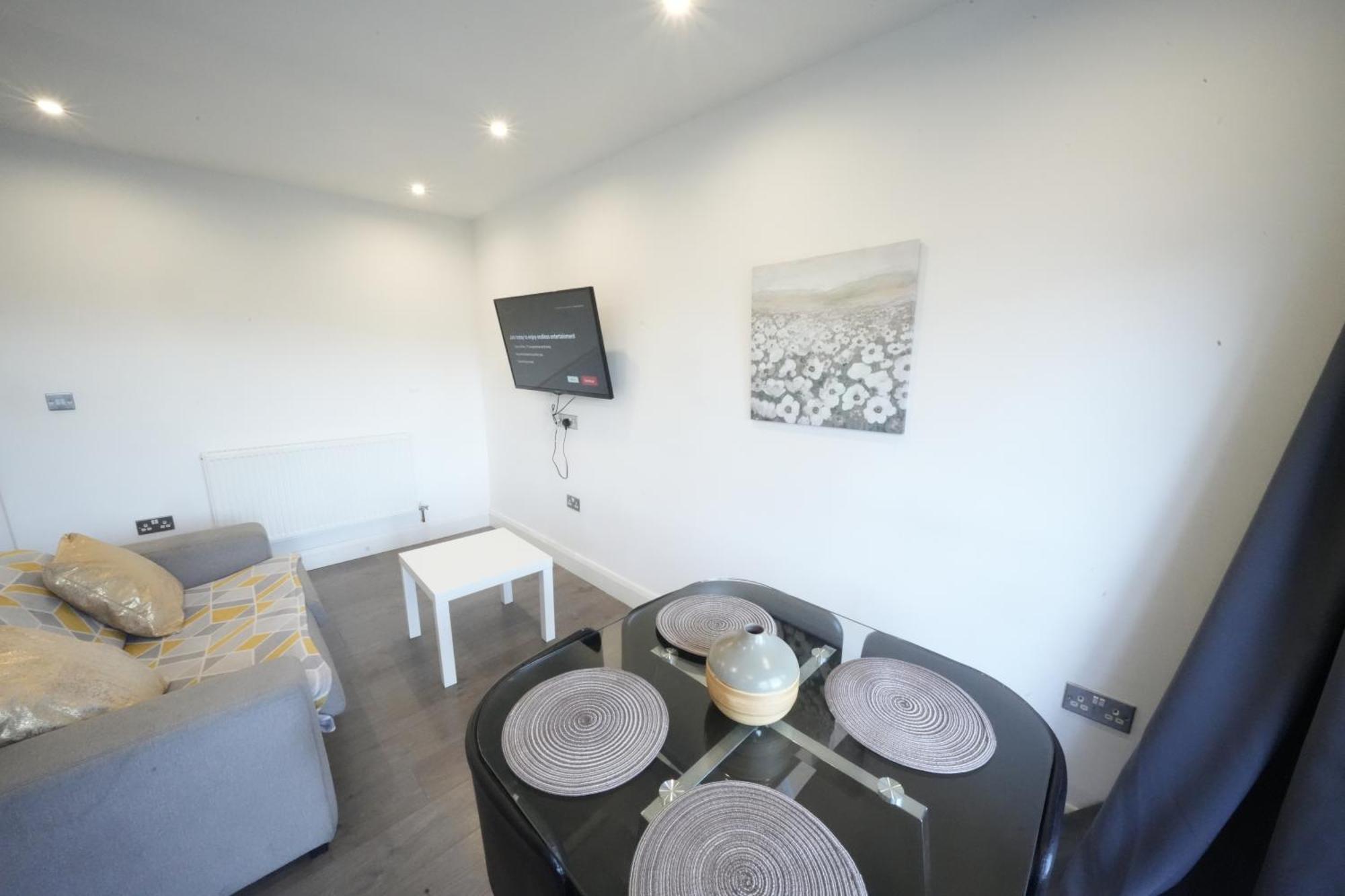 Hatton Apartments: Airport-adjacent With Free Parking And Underground Access Apartment