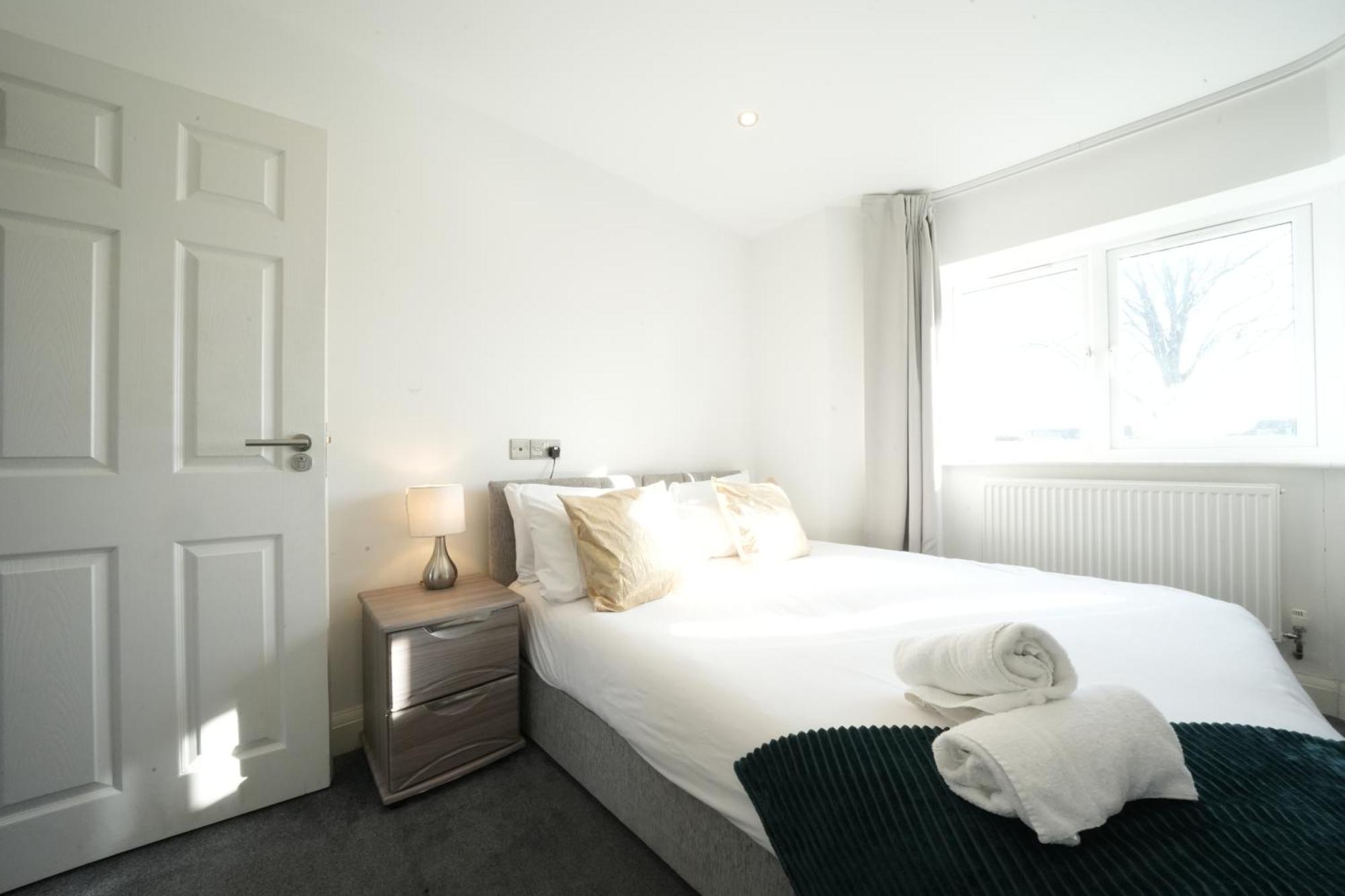 Hatton Apartments: Airport-adjacent With Free Parking And Underground Access Apartment