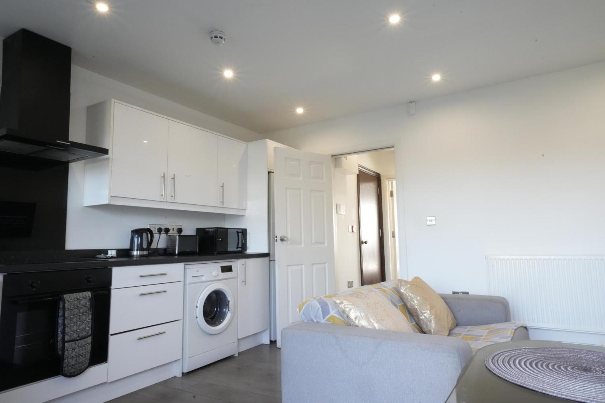Hatton Apartments: Airport-adjacent With Free Parking And Underground Access * London