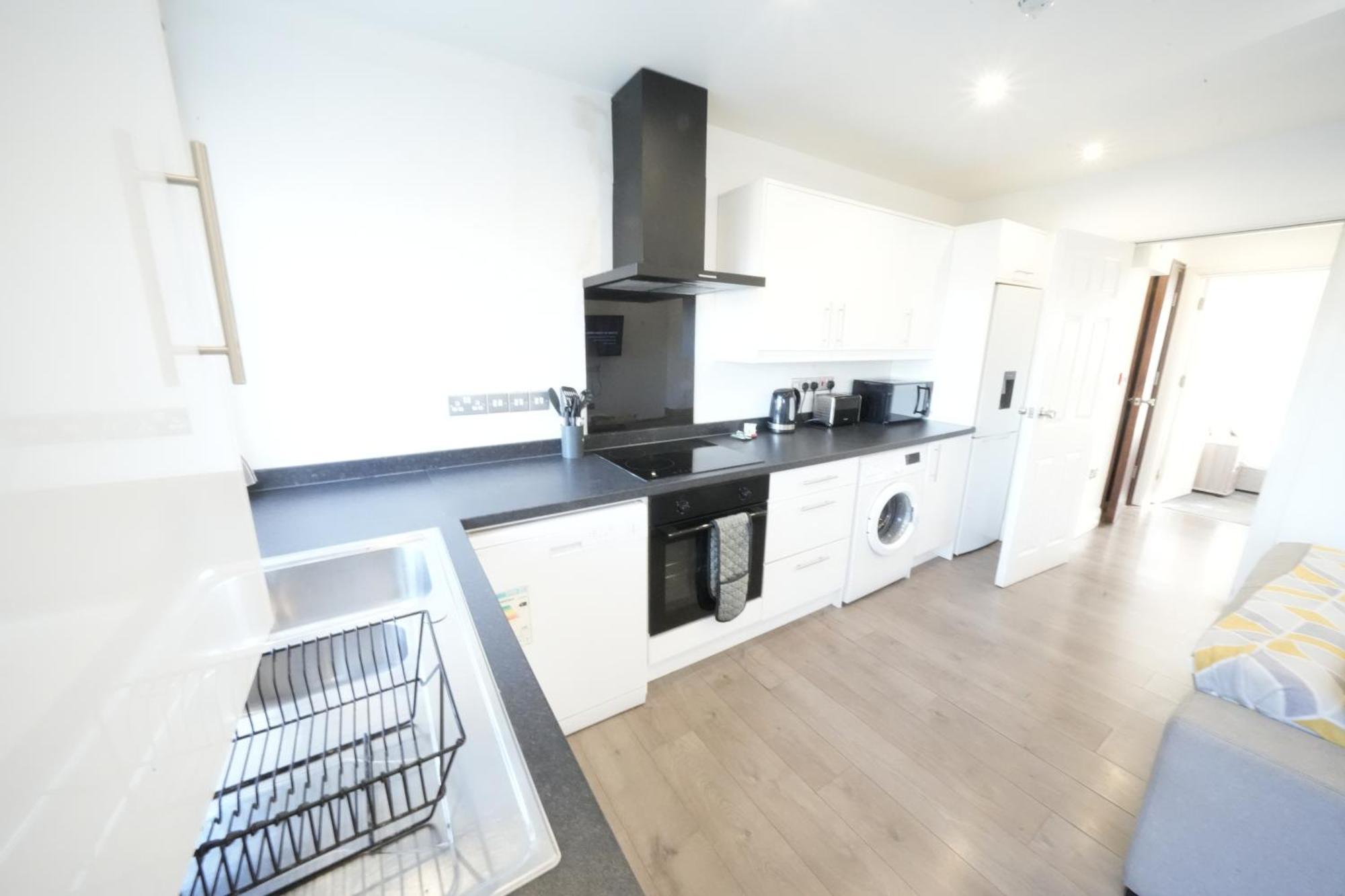 Hatton Apartments: Airport-adjacent With Free Parking And Underground Access Apartamento Londres